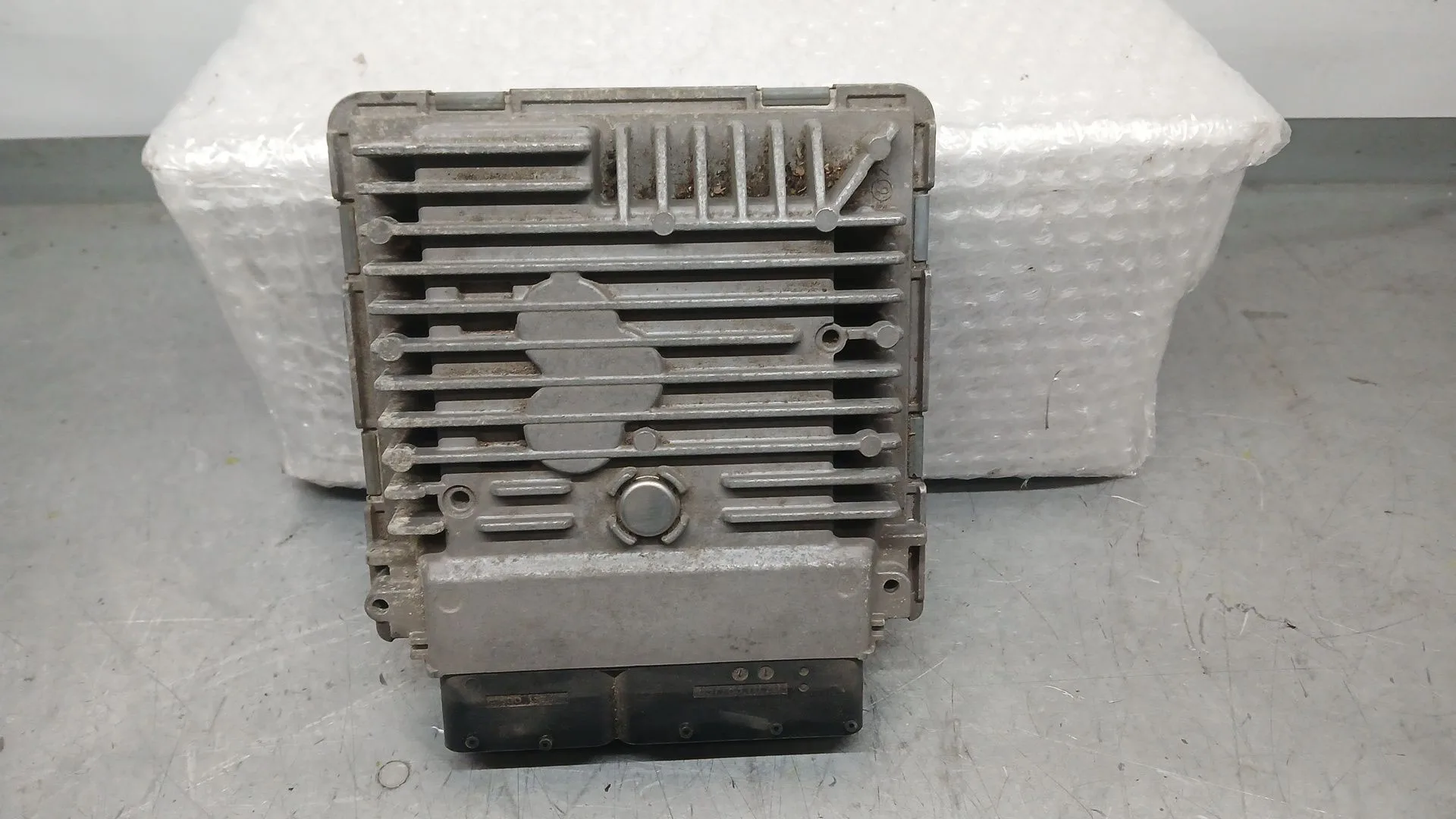 Centralita Motor Uce para Volkswagen Golf Vi (5K1)