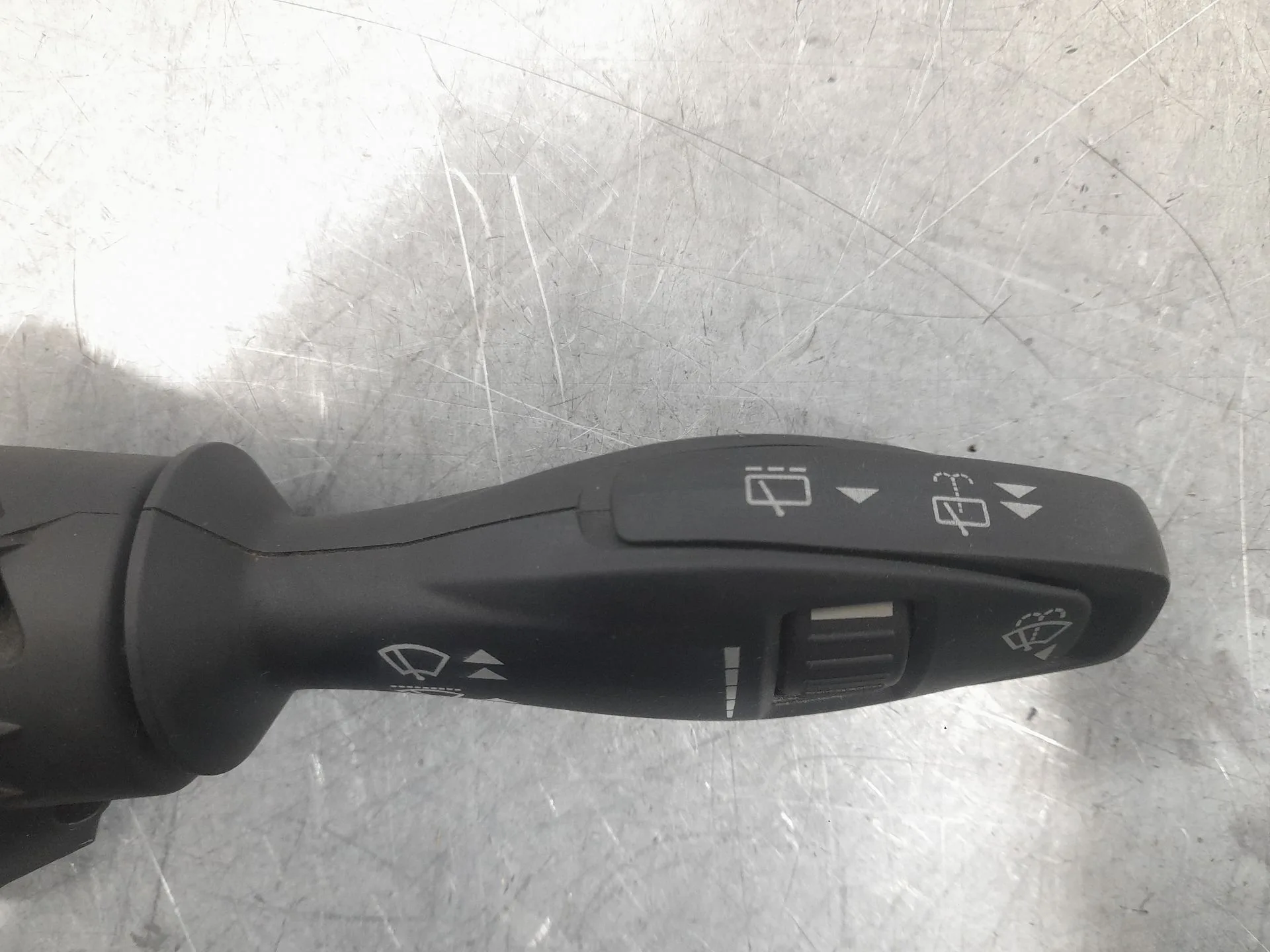 Mando Limpia para Ford Fiesta (Ccn)