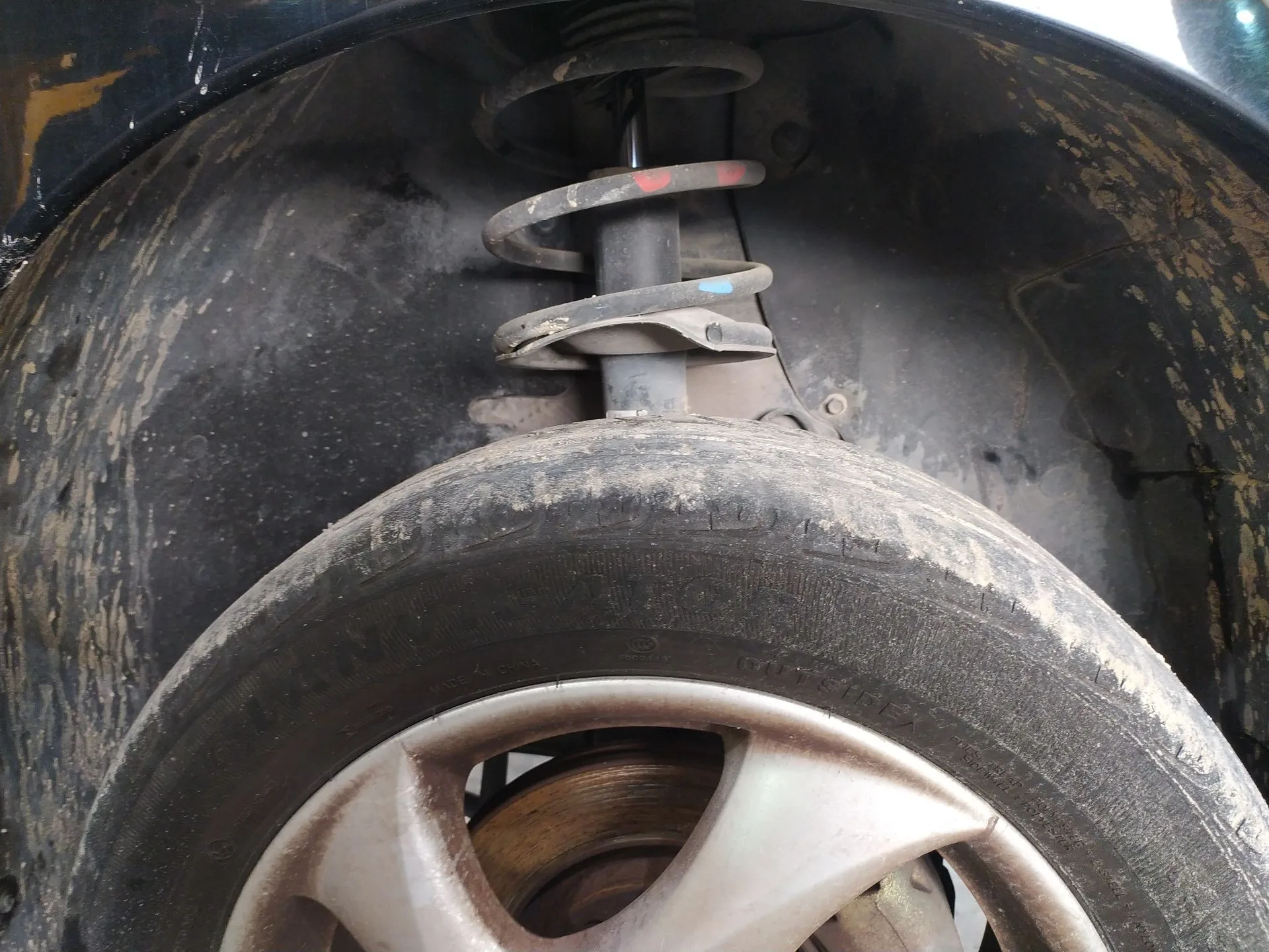 Plastico Pase Rueda Del. Dch. para Peugeot 206 Cc (2D)