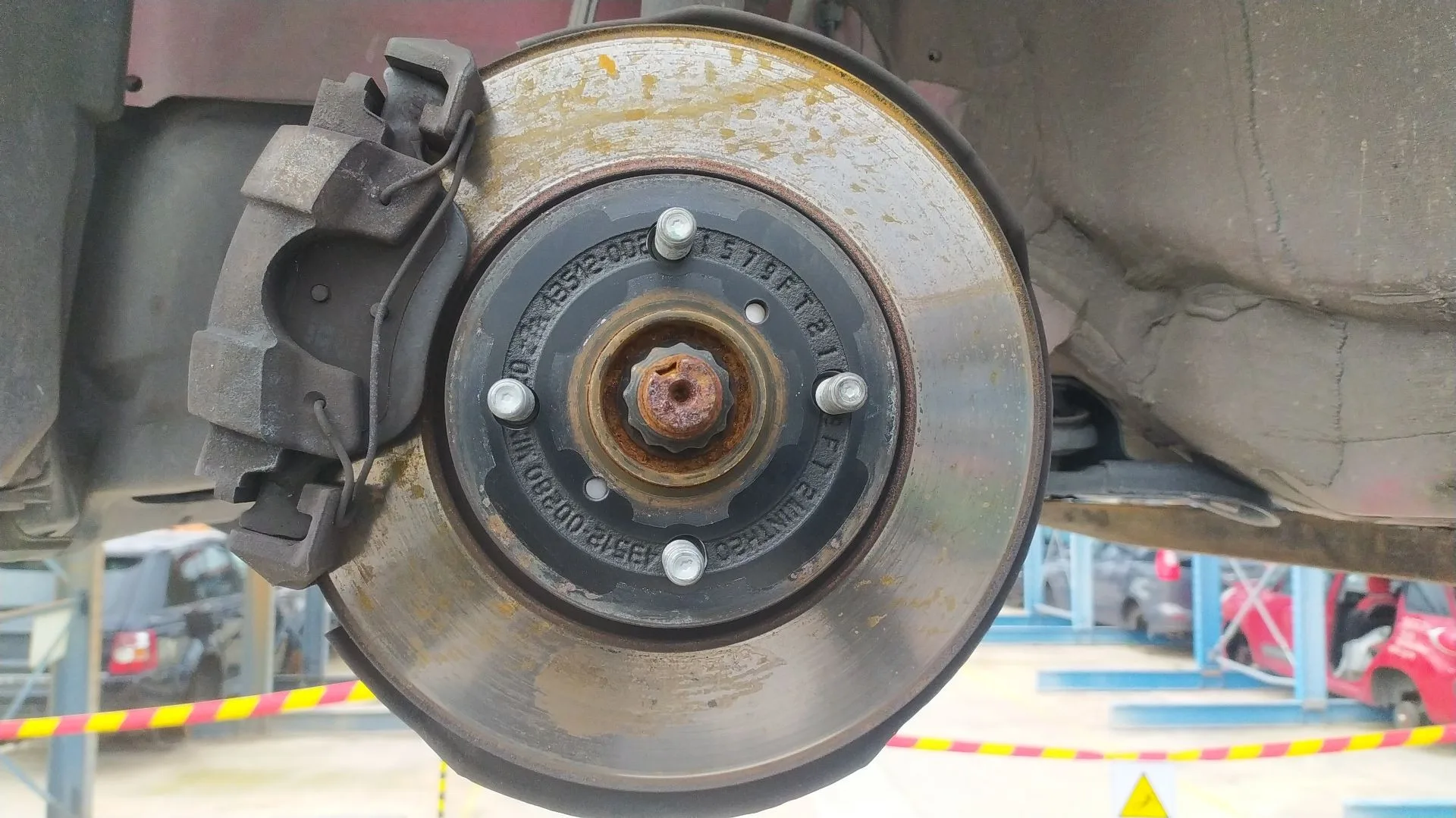 Mangueta Delantera Izquierda para Toyota Yaris (_P13_)