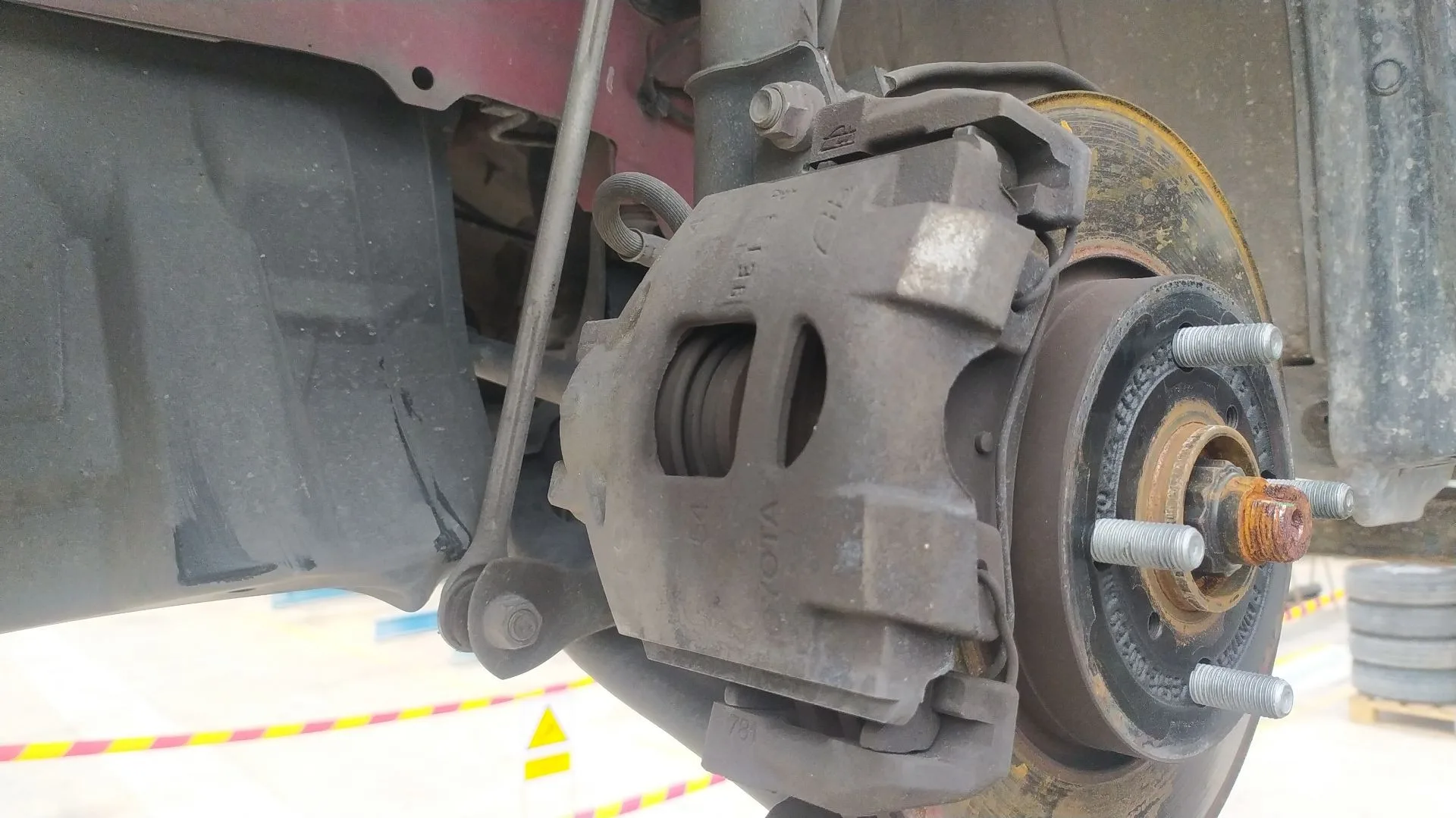 Pinza Freno Delantera Izquierda para Toyota Yaris (_P13_)