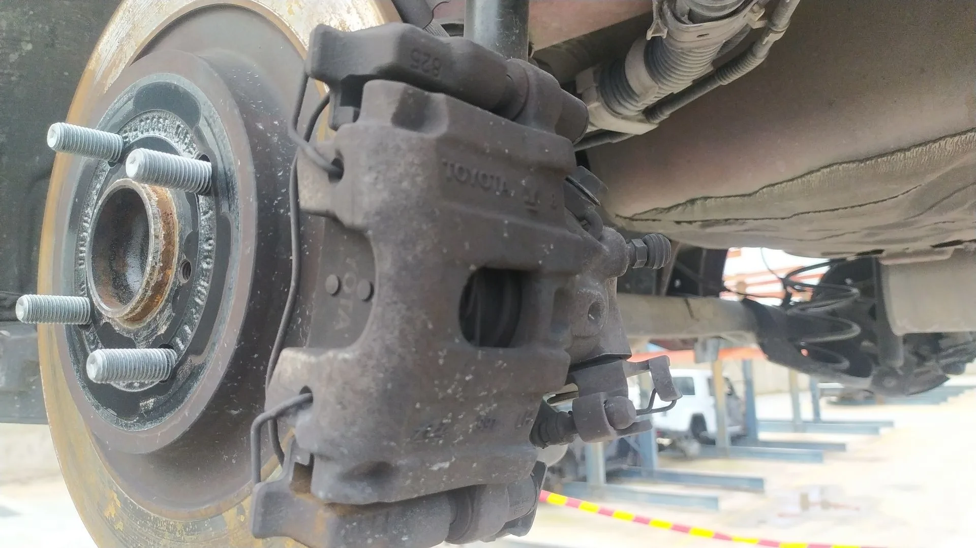 Pinza Freno Trasera Izquierda para Toyota Yaris (_P13_)