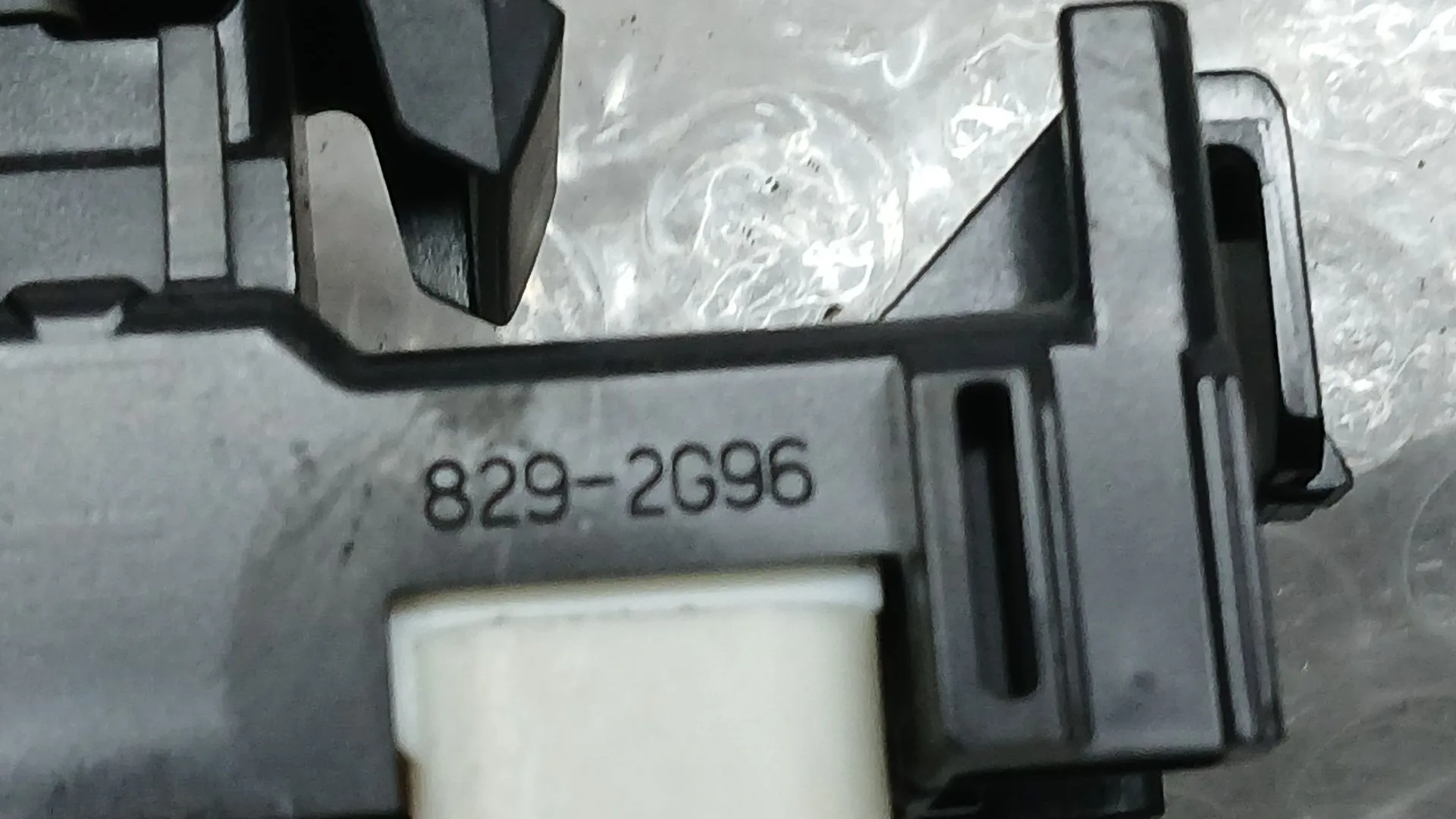 Mando Elevalunas Trasero Izquierdo para Toyota Yaris (_P13_)