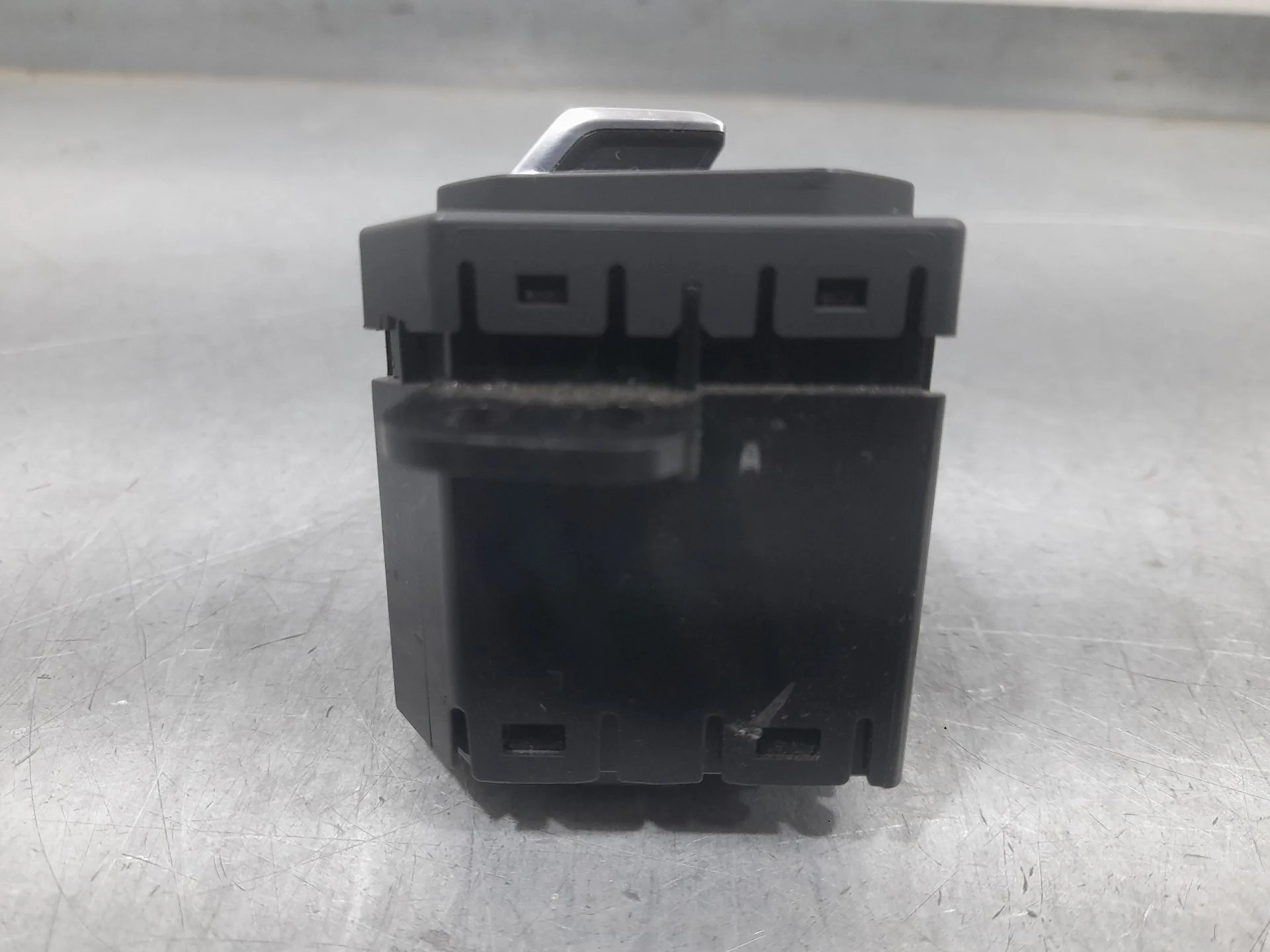 Interruptor para Lynk & Co 01