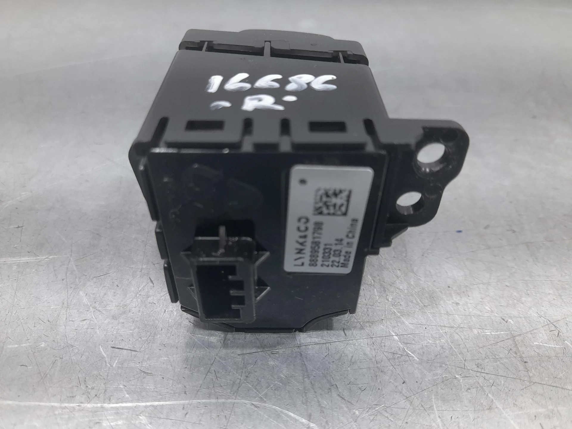 Interruptor para Lynk & Co 01