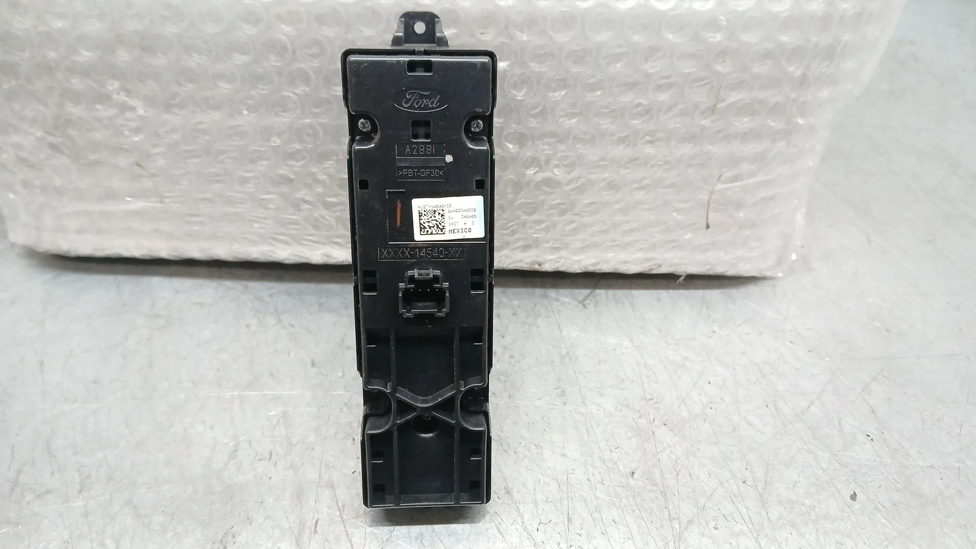 Mando Elevalunas Delantero Izquierdo para Ford Fiesta Vii (Hj, Hf)