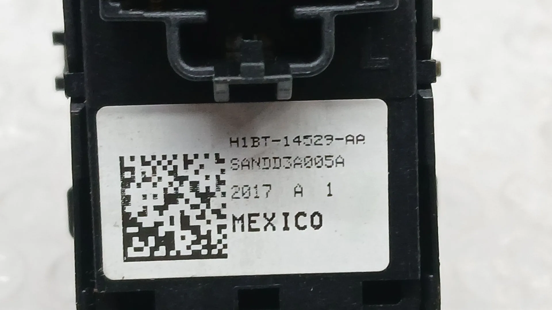 Mando Elevalunas Trasero Izquierdo para Ford Fiesta Vii (Hj, Hf)