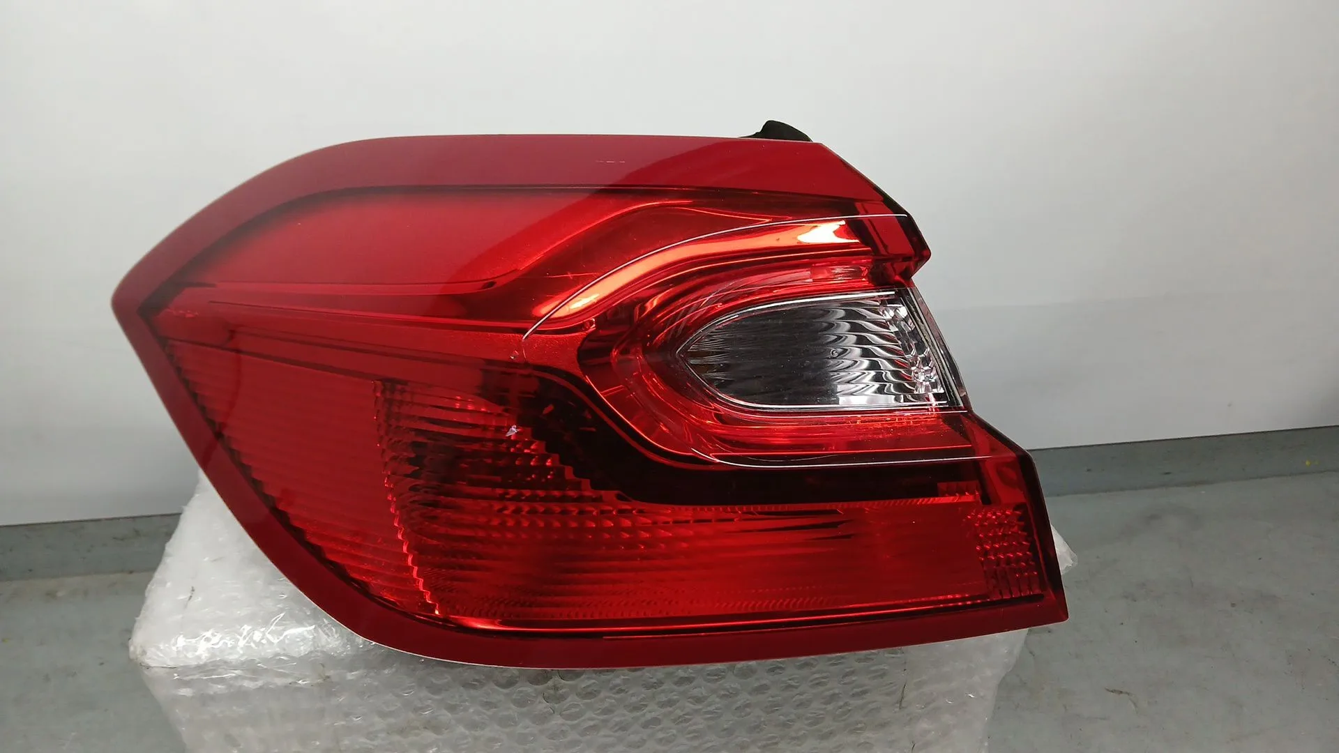 Piloto Trasero Izquierdo Interior para Ford Fiesta Vii (Hj, Hf)