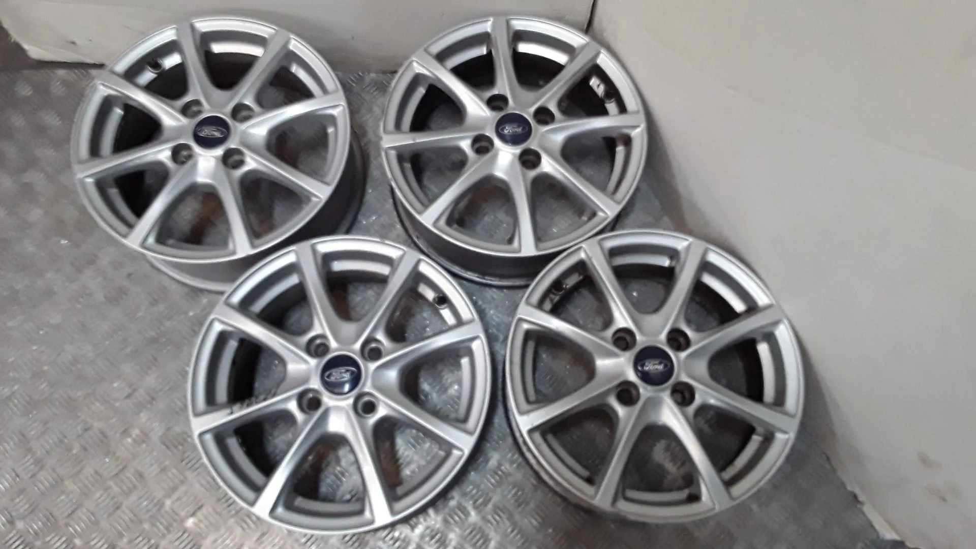 Juego Llantas Aluminio para Ford Fiesta Vii (Hj, Hf)