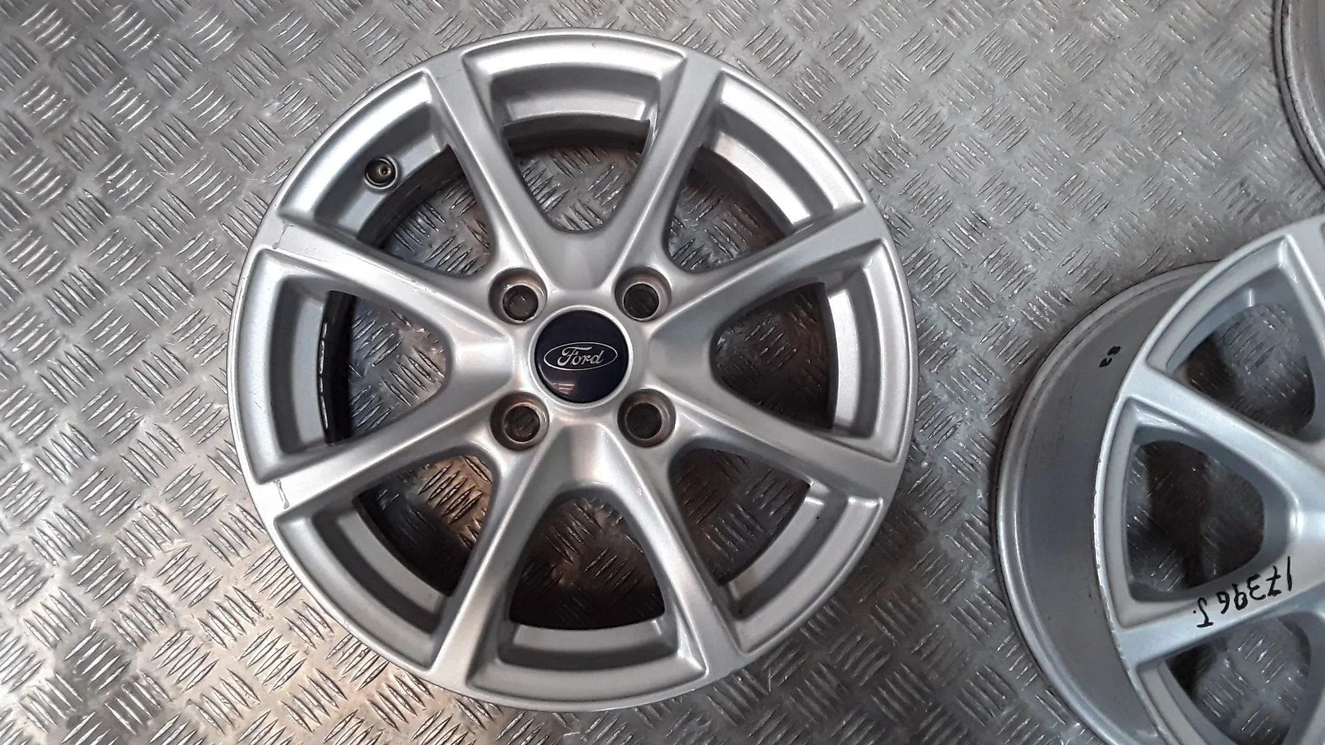 Juego Llantas Aluminio para Ford Fiesta Vii (Hj, Hf)