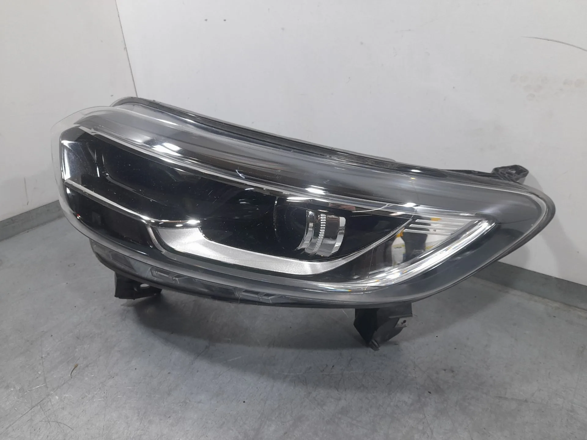 Faro Izquierdo para Renault Kadjar (Ha_, Hl_)