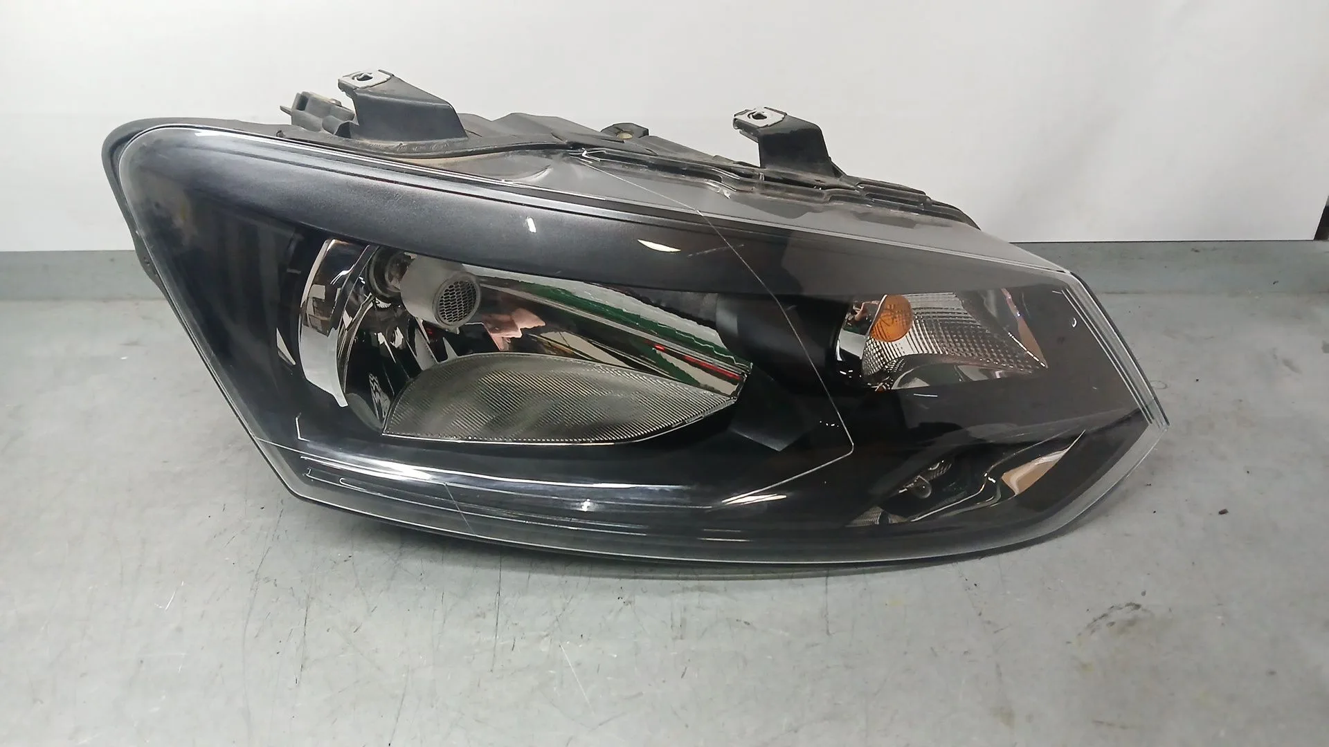 Faro Derecho para Volkswagen Polo V (6R1, 6C1)