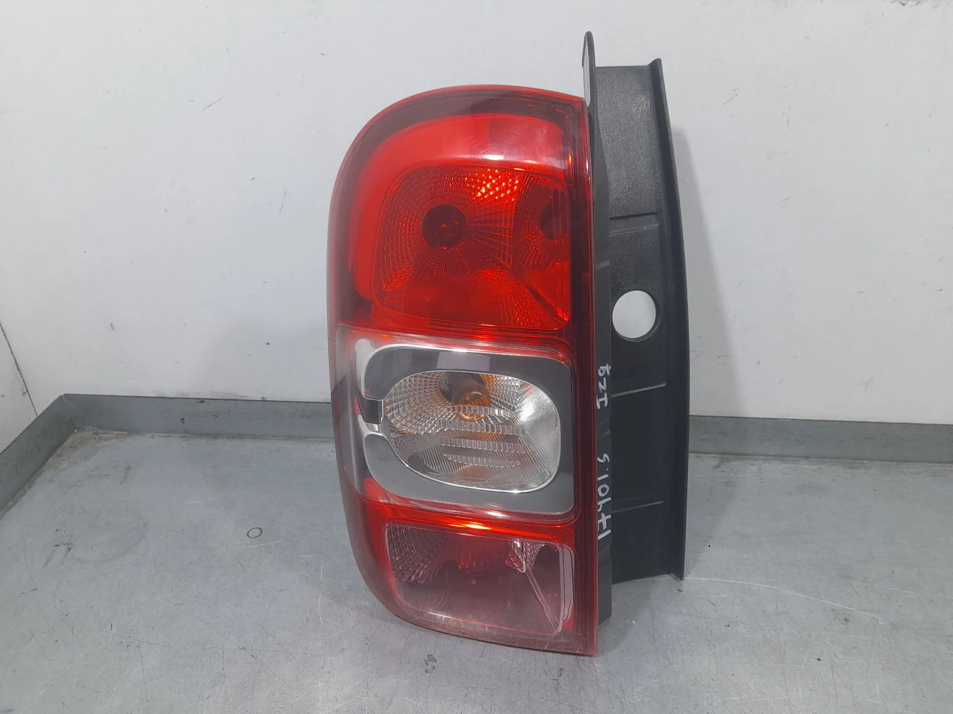 Piloto Trasero Izquierdo para Dacia Duster (Hs_)