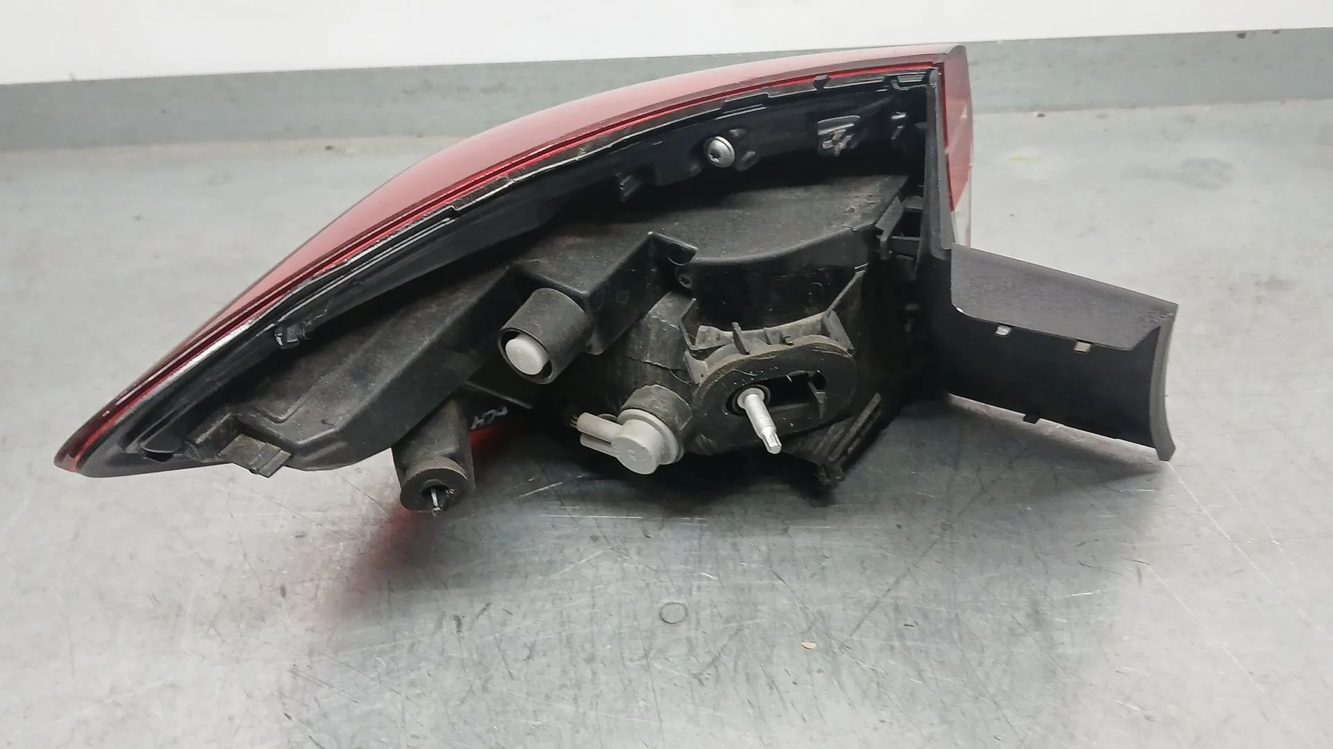 Piloto Trasero Derecho Exterior para Renault Clio V (B7_)