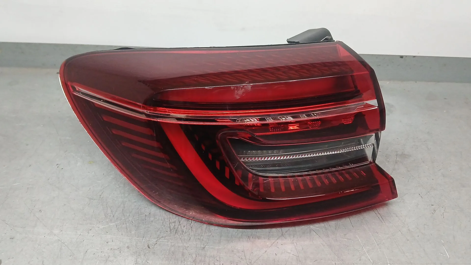 Piloto Trasero Izquierdo Interior para Renault Clio V (B7_)