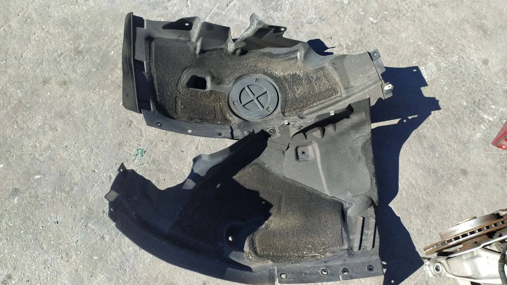 Plastico Pase Rueda Del. Dch. para Bmw I3 (I01)