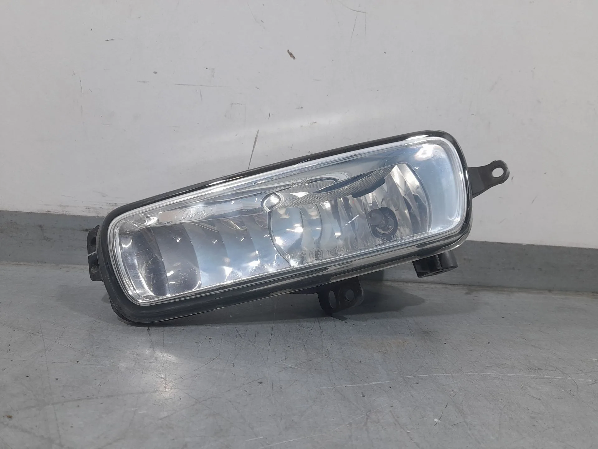 Faro Antiniebla Izquierdo para Ford Focus Iii