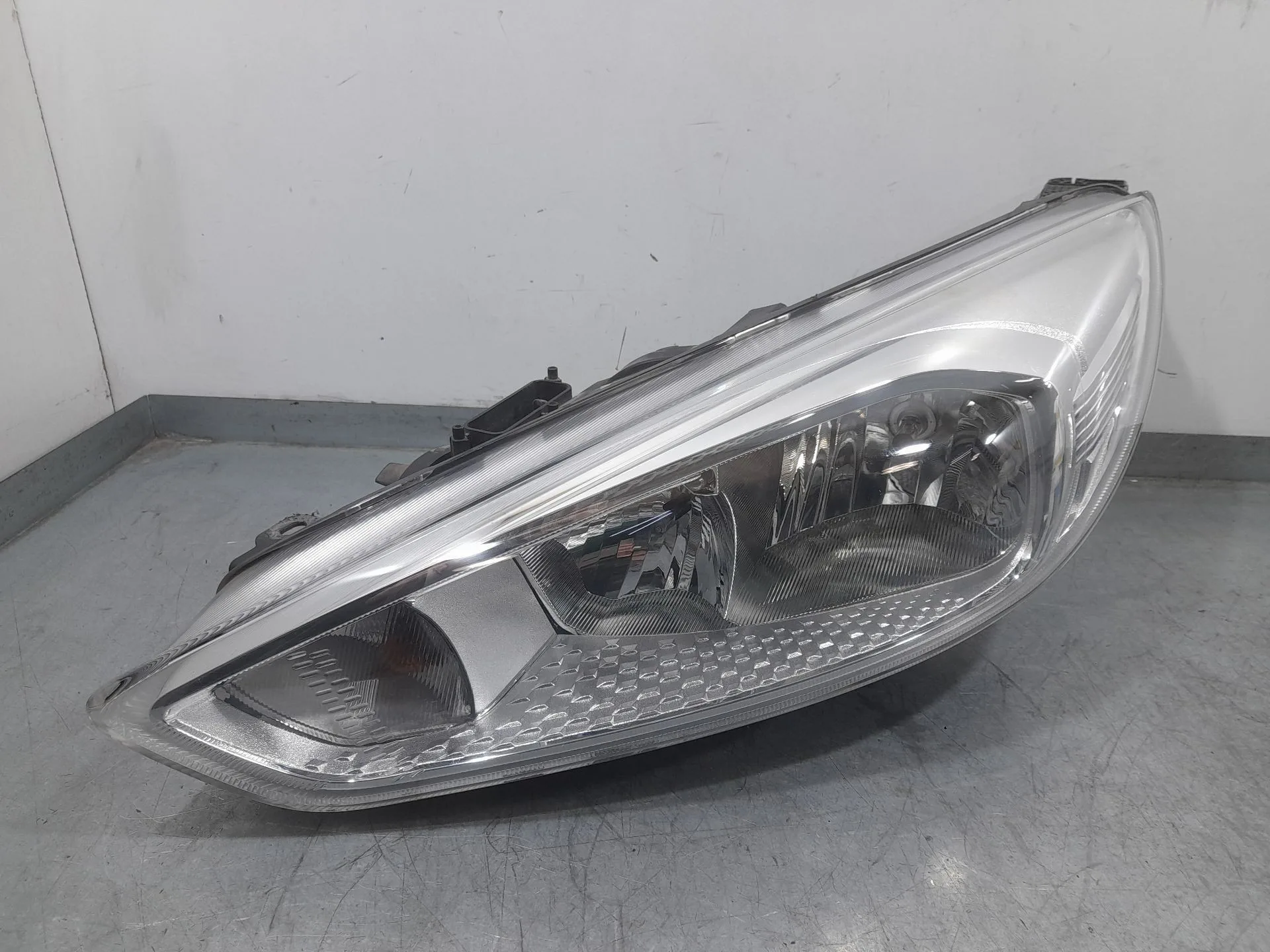 Faro Izquierdo para Ford Focus Iii