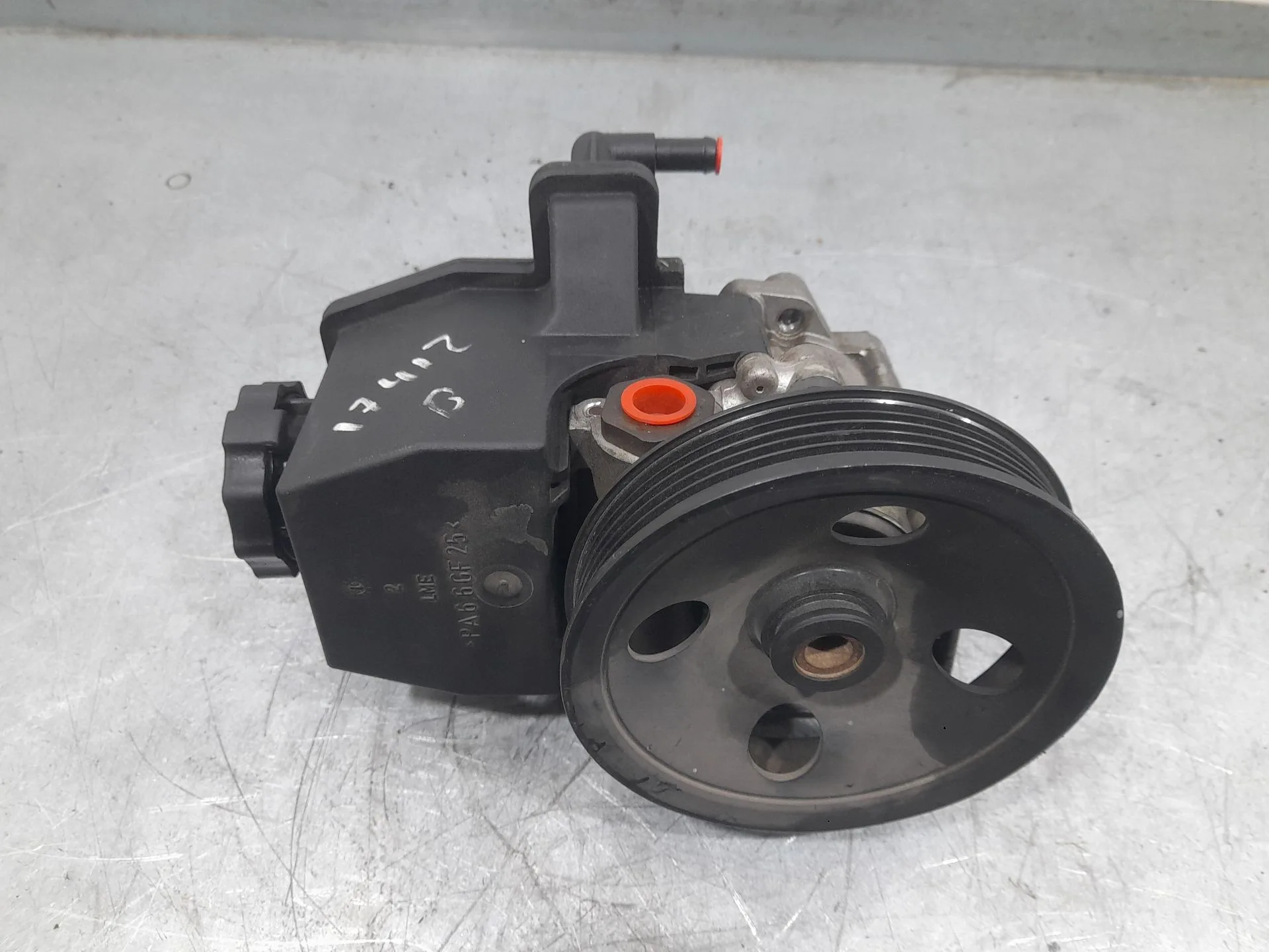 Bomba Direccion para Mercedes-Benz Clk (C208)