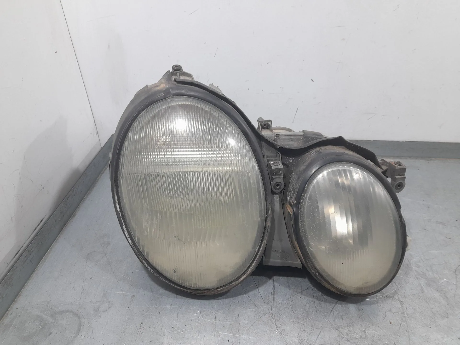 Faro Derecho para Mercedes-Benz Clk (C208)