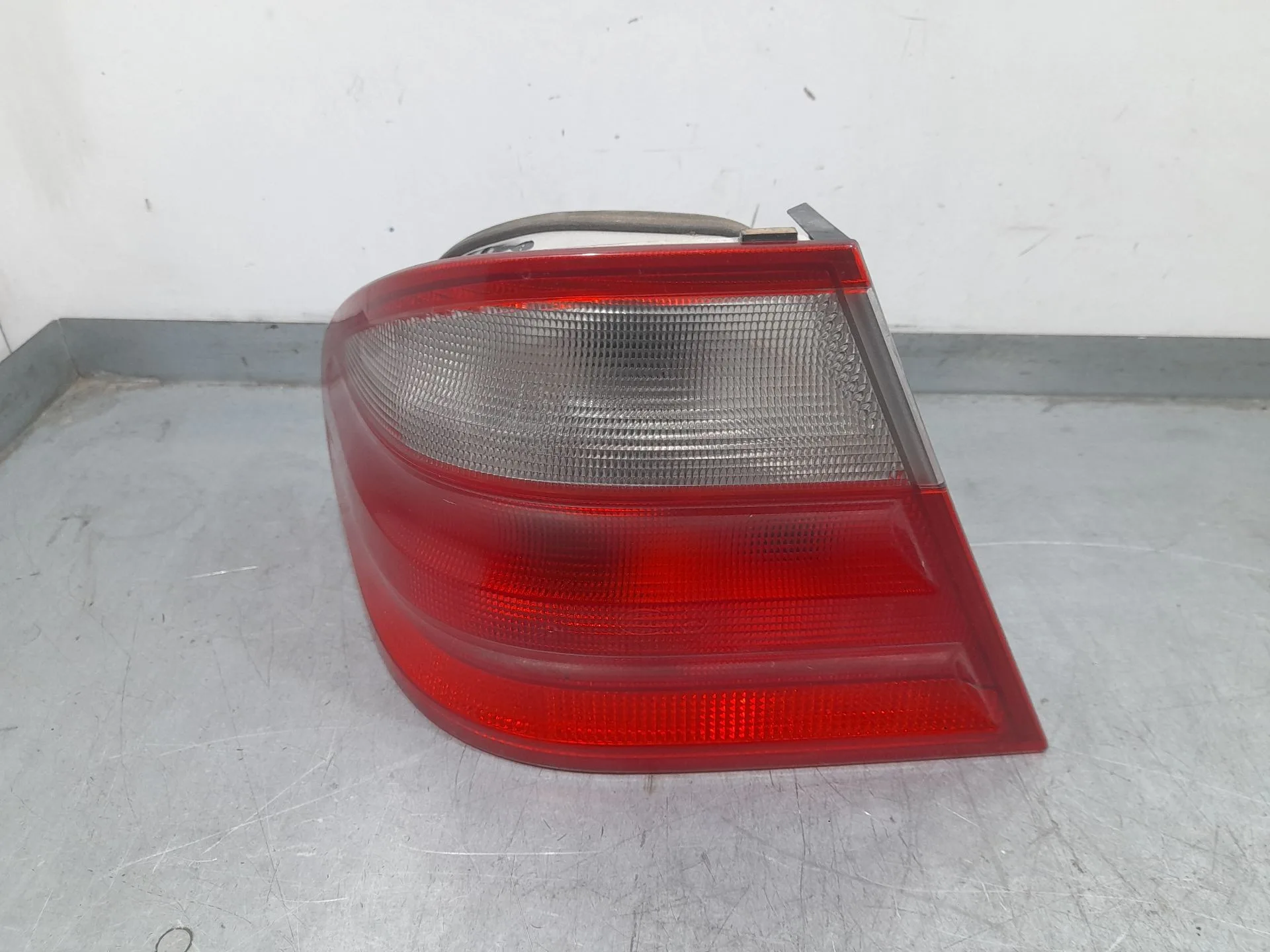 Piloto Trasero Izquierdo Interior para Mercedes-Benz Clk (C208)
