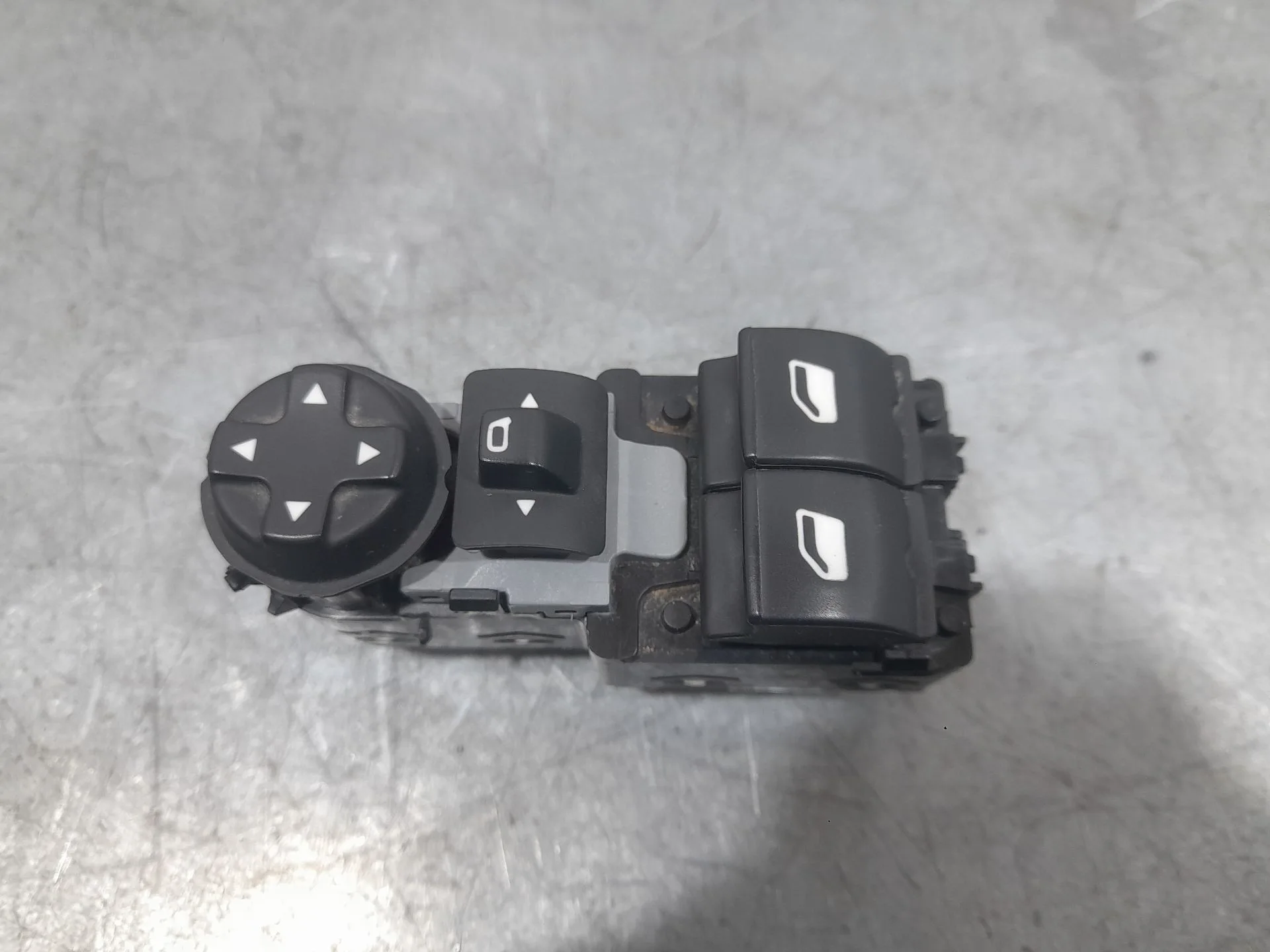 Mando Elevalunas Delantero Izquierdo para Peugeot 208 Ii (Ub_, Up_, Uw_, Uj_)