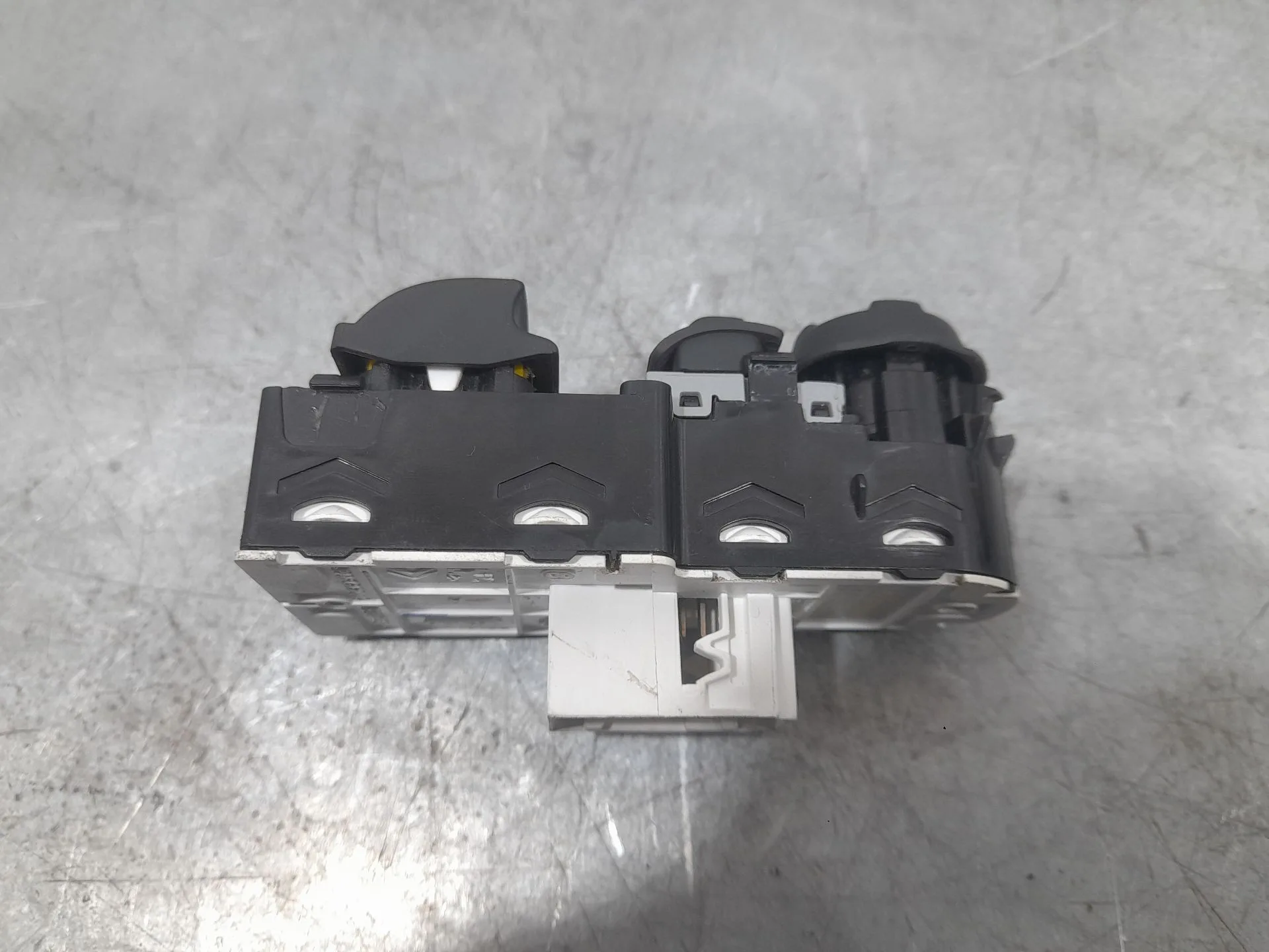 Mando Elevalunas Delantero Izquierdo para Peugeot 208 Ii (Ub_, Up_, Uw_, Uj_)