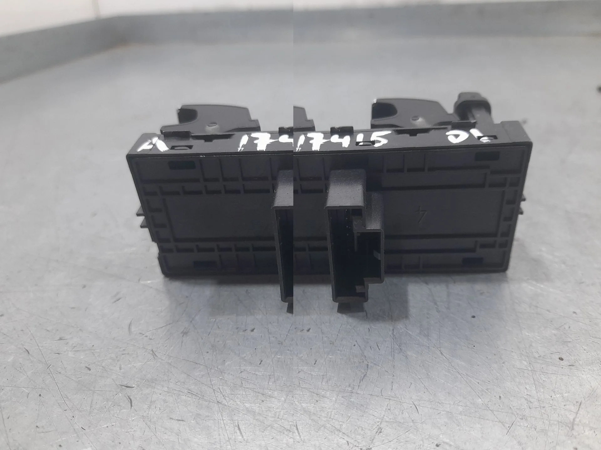 Mando Elevalunas Delantero Izquierdo para Cupra Formentor (Km7, Kmp)