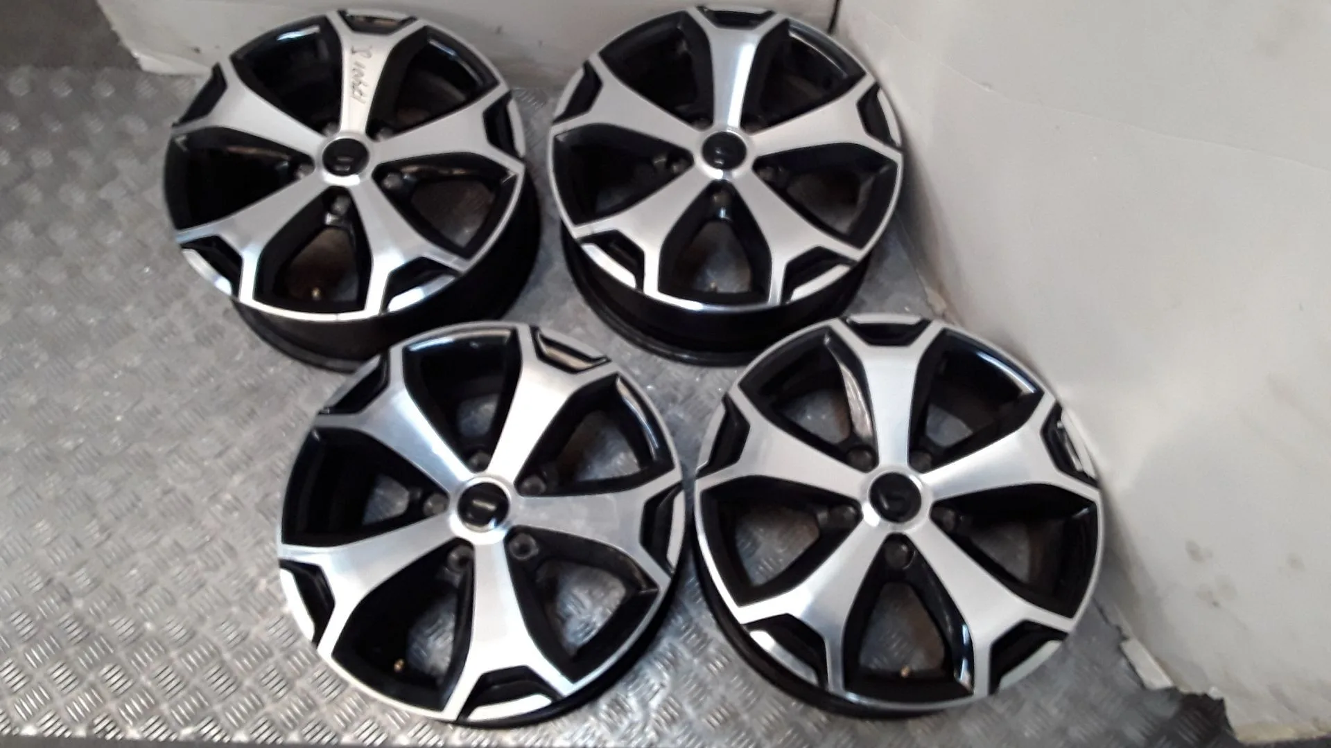 Juego Llantas Aluminio para Dacia Duster (Hs_)