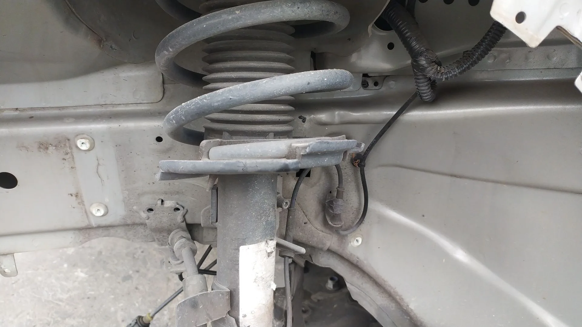 Amortiguador Delantero Izquierdo para Ford Focus Iii