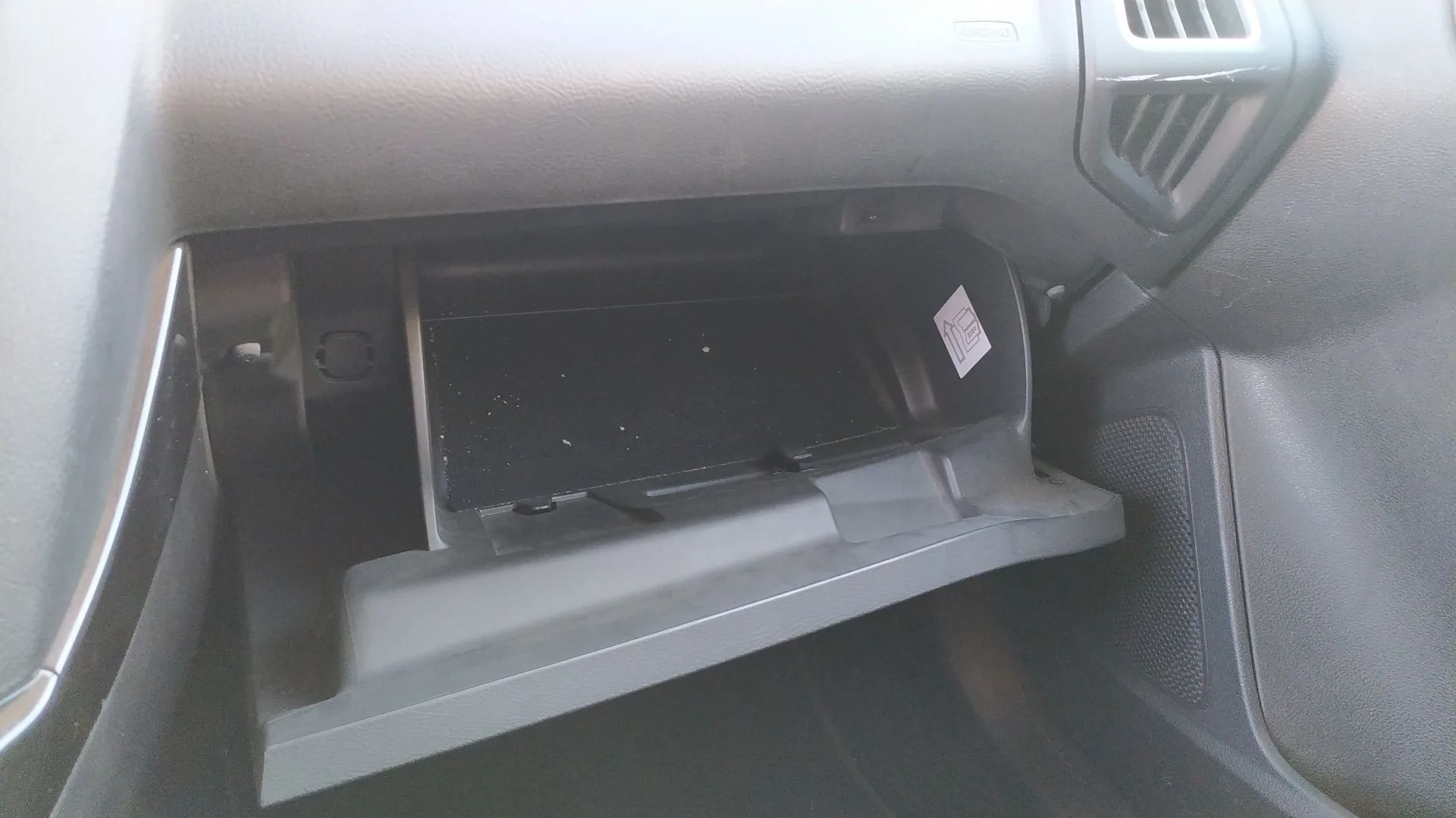 Guantera para Ford Focus Iii