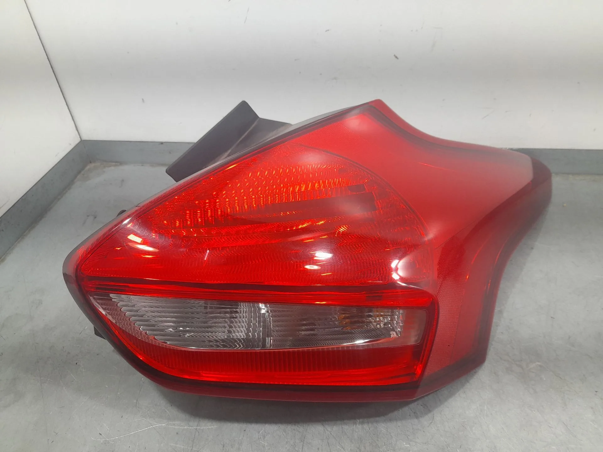 Piloto Trasero Derecho para Ford Focus Iii