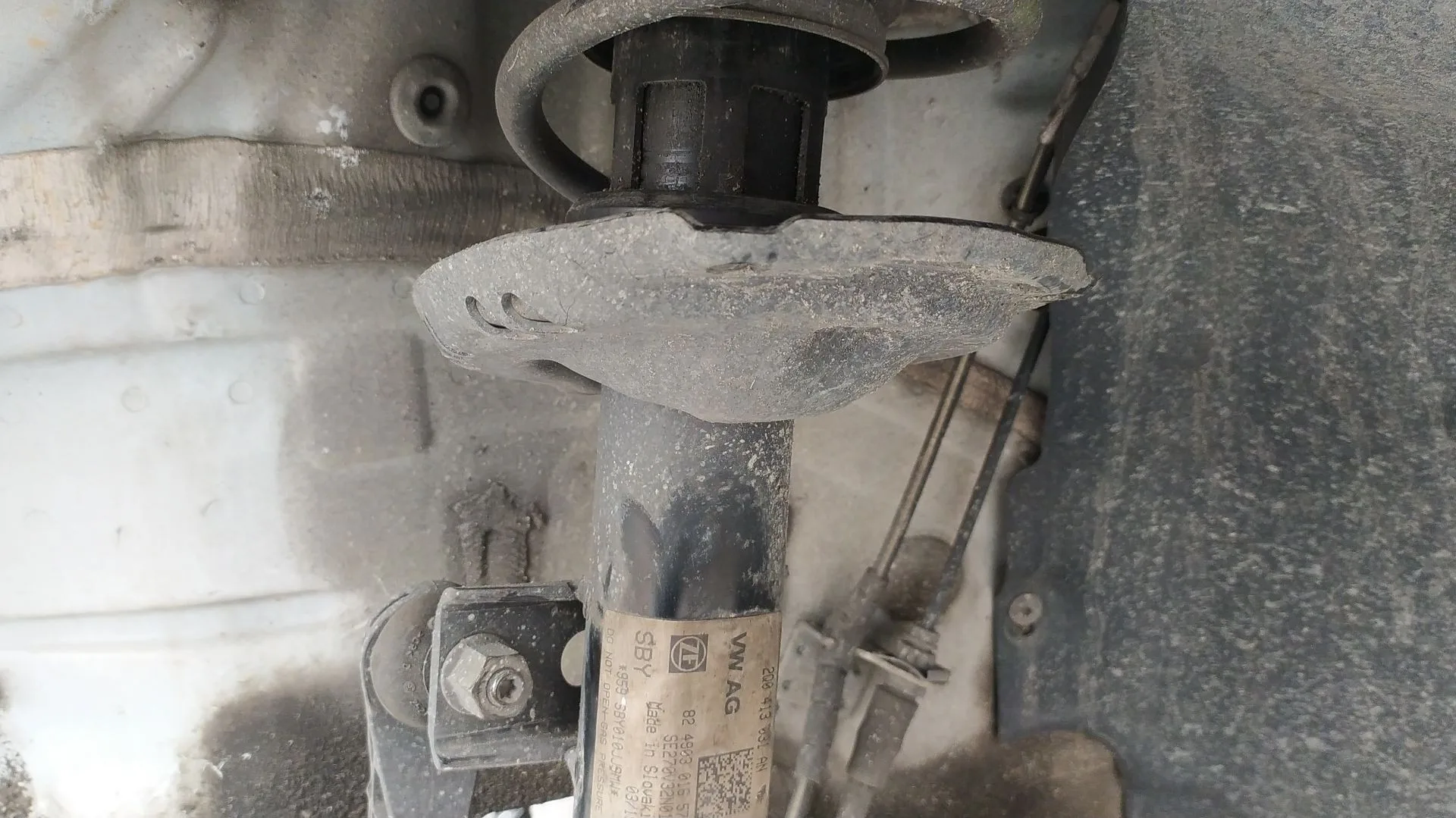 Amortiguador Delantero Izquierdo para Seat Ibiza V (Kj1, Kjg)