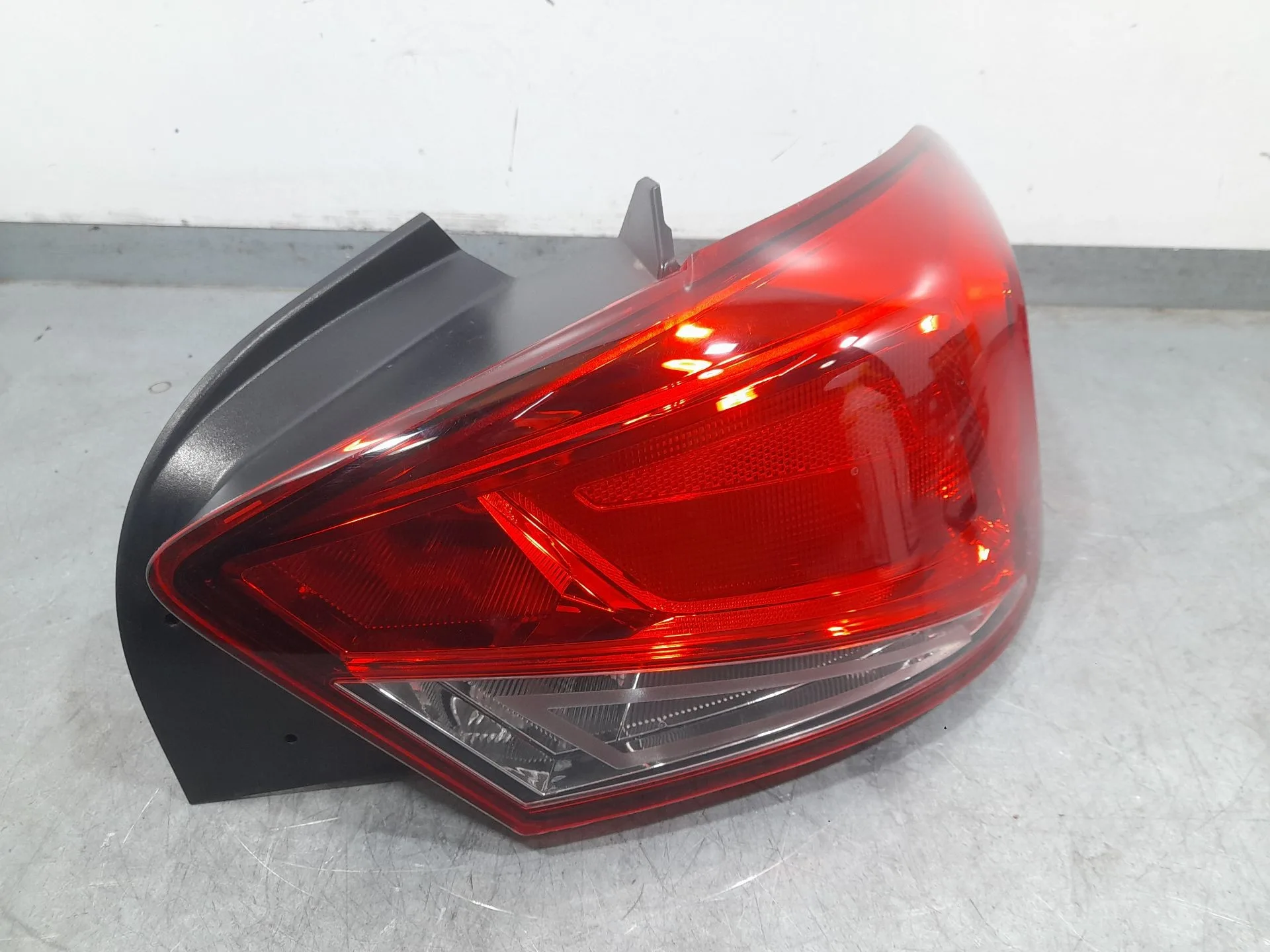 Piloto Trasero Derecho para Seat Ibiza V (Kj1, Kjg)