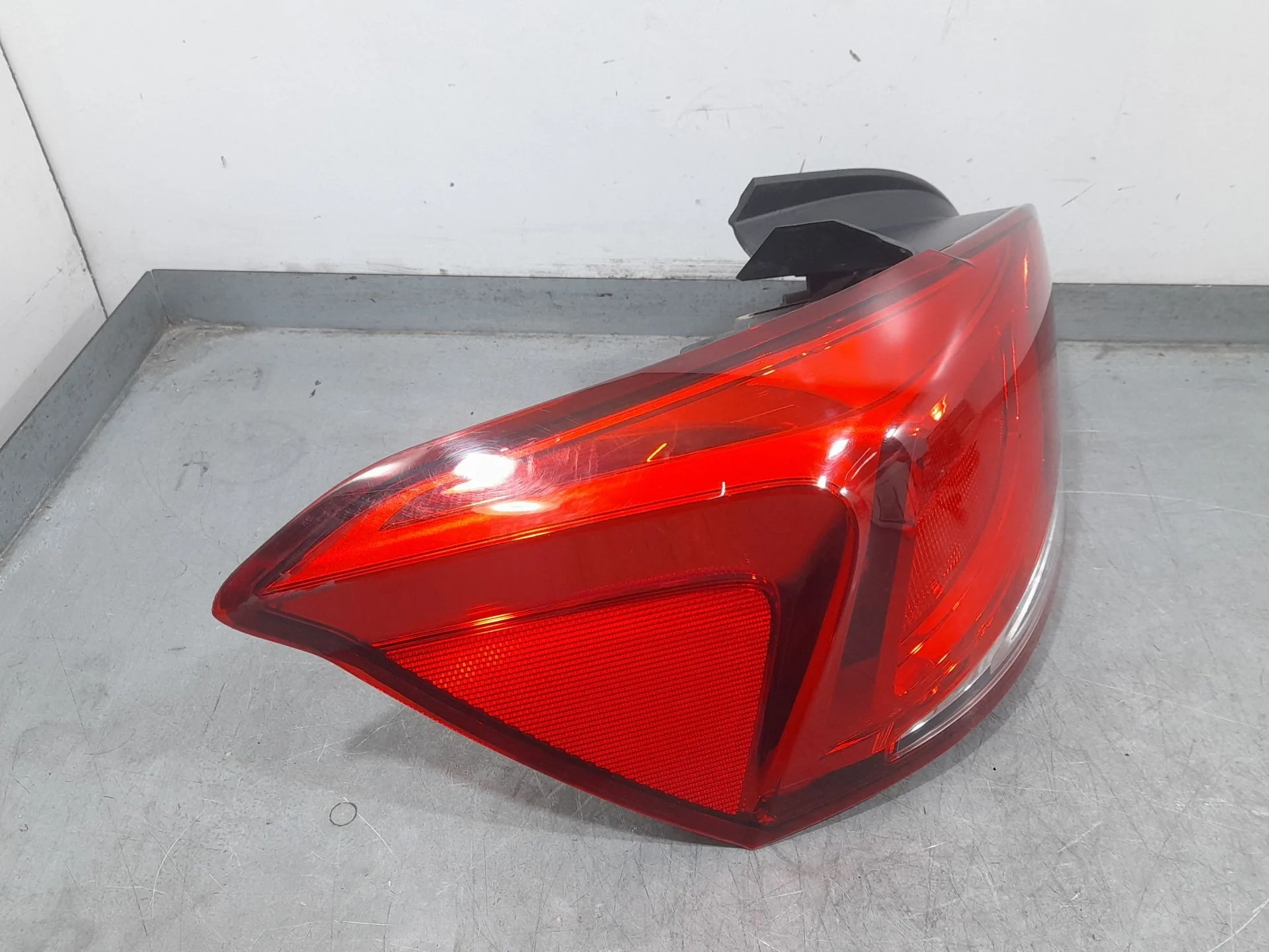 Piloto Trasero Izquierdo para Seat Ibiza V (Kj1, Kjg)