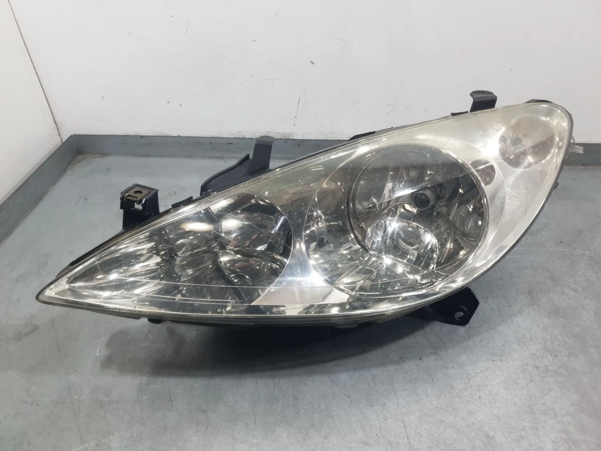 Faro Izquierdo para Peugeot 307 Sw (3H)