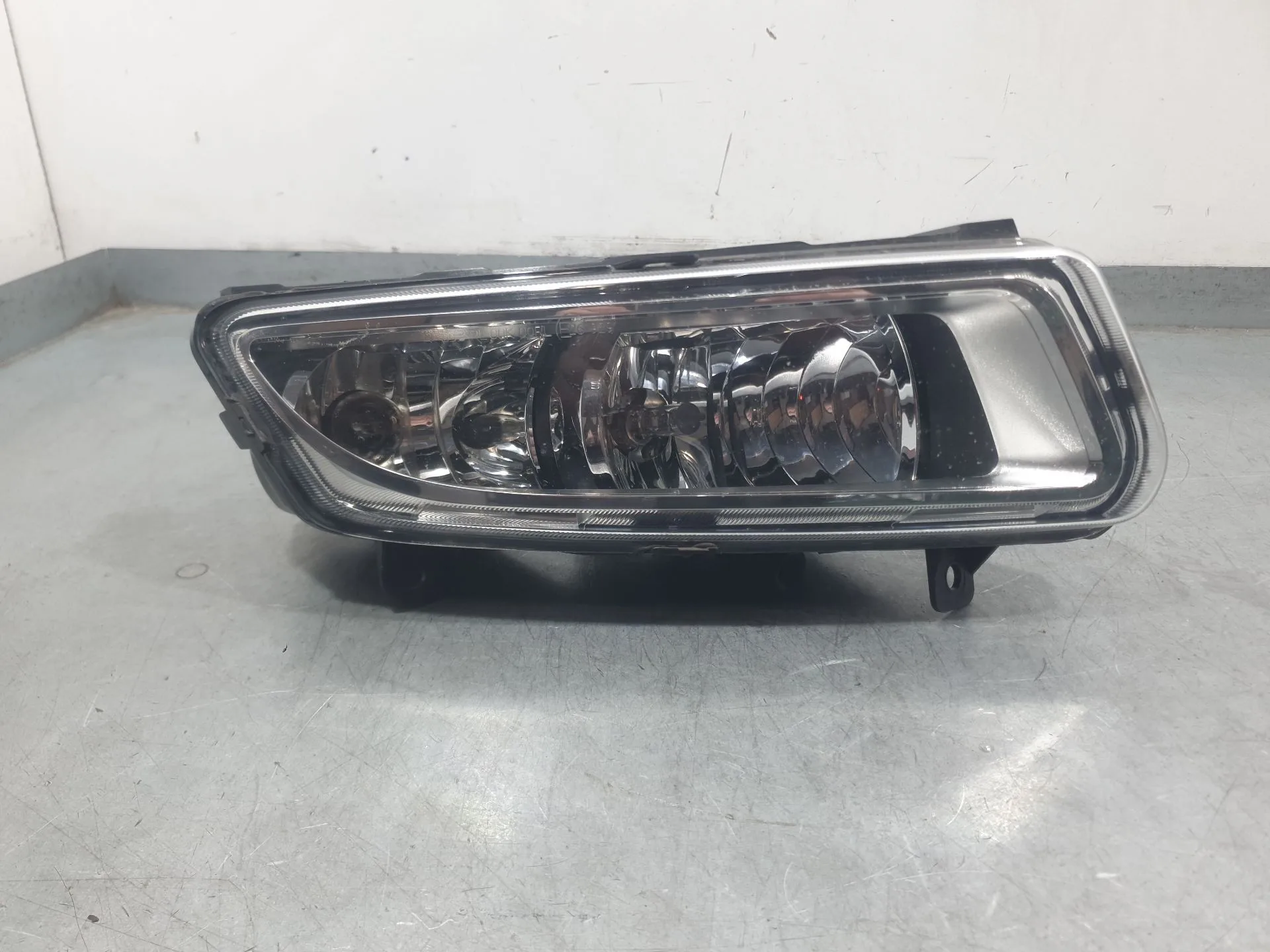 Faro Antiniebla Derecho para Volkswagen Polo V (6R1, 6C1)