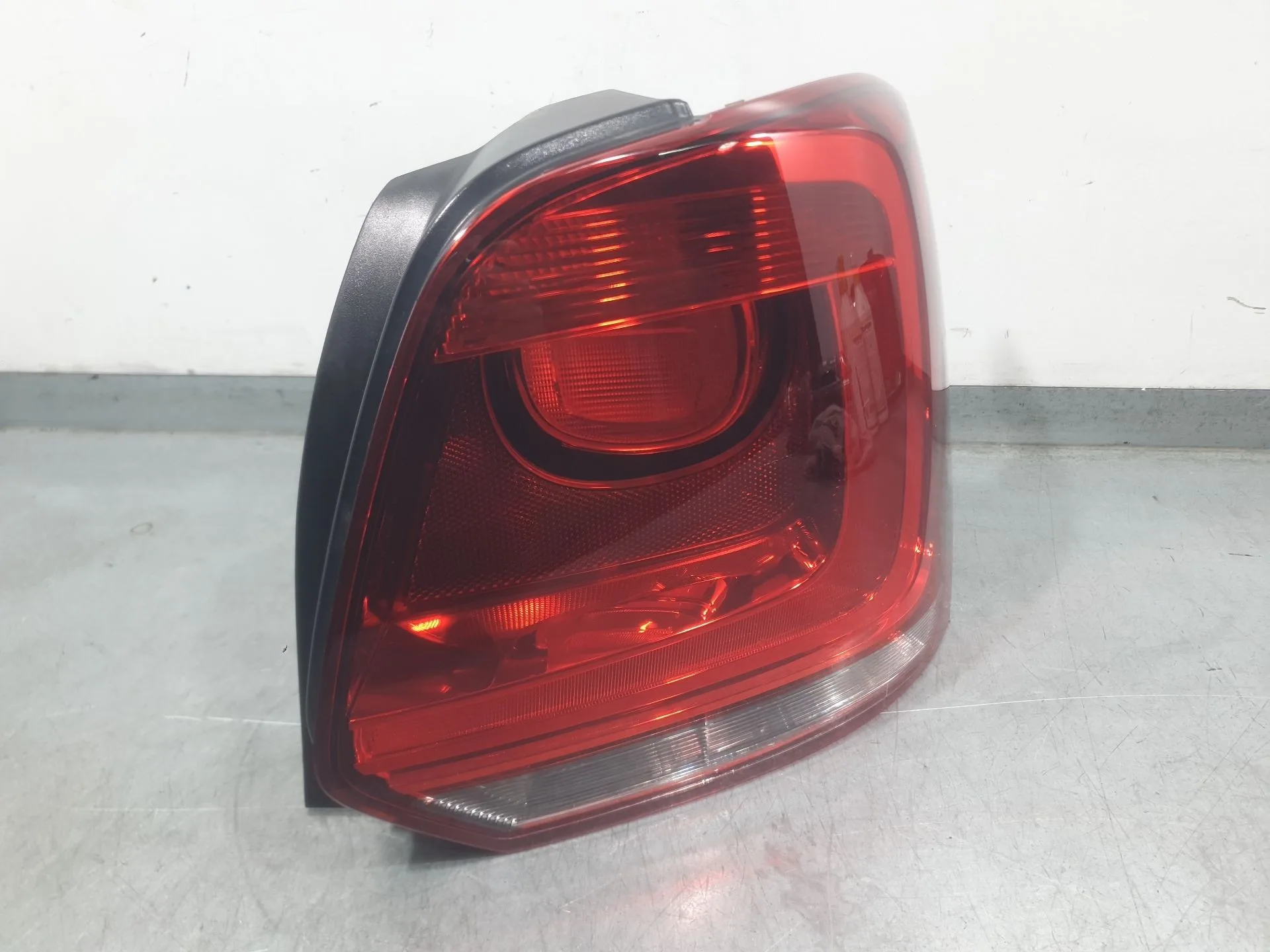 Piloto Trasero Derecho para Volkswagen Polo V (6R1, 6C1)