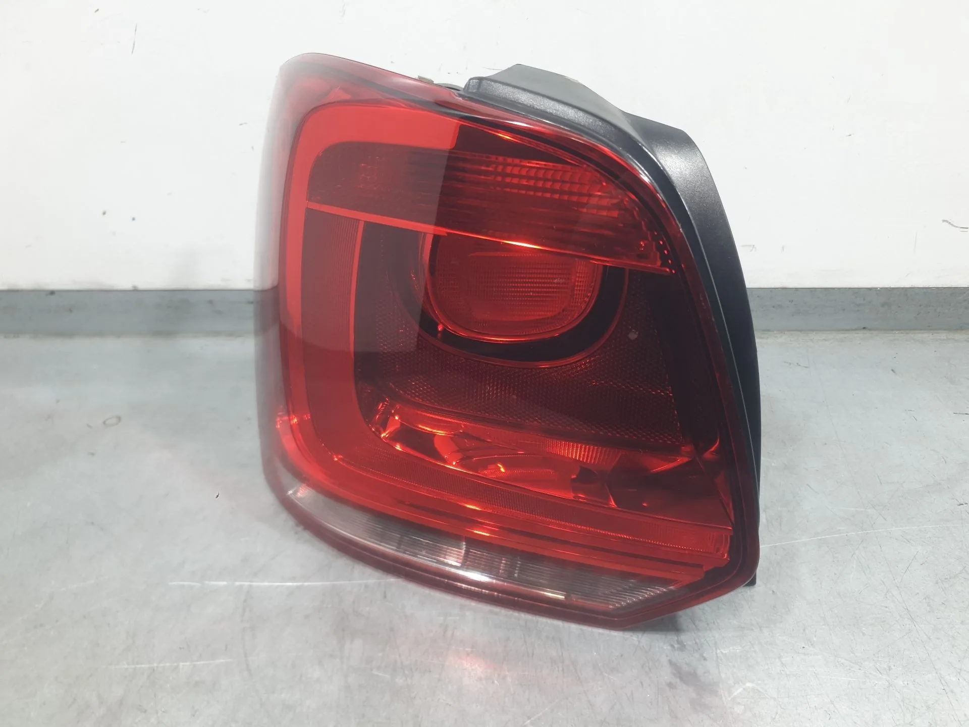 Piloto Trasero Izquierdo para Volkswagen Polo V (6R1, 6C1)