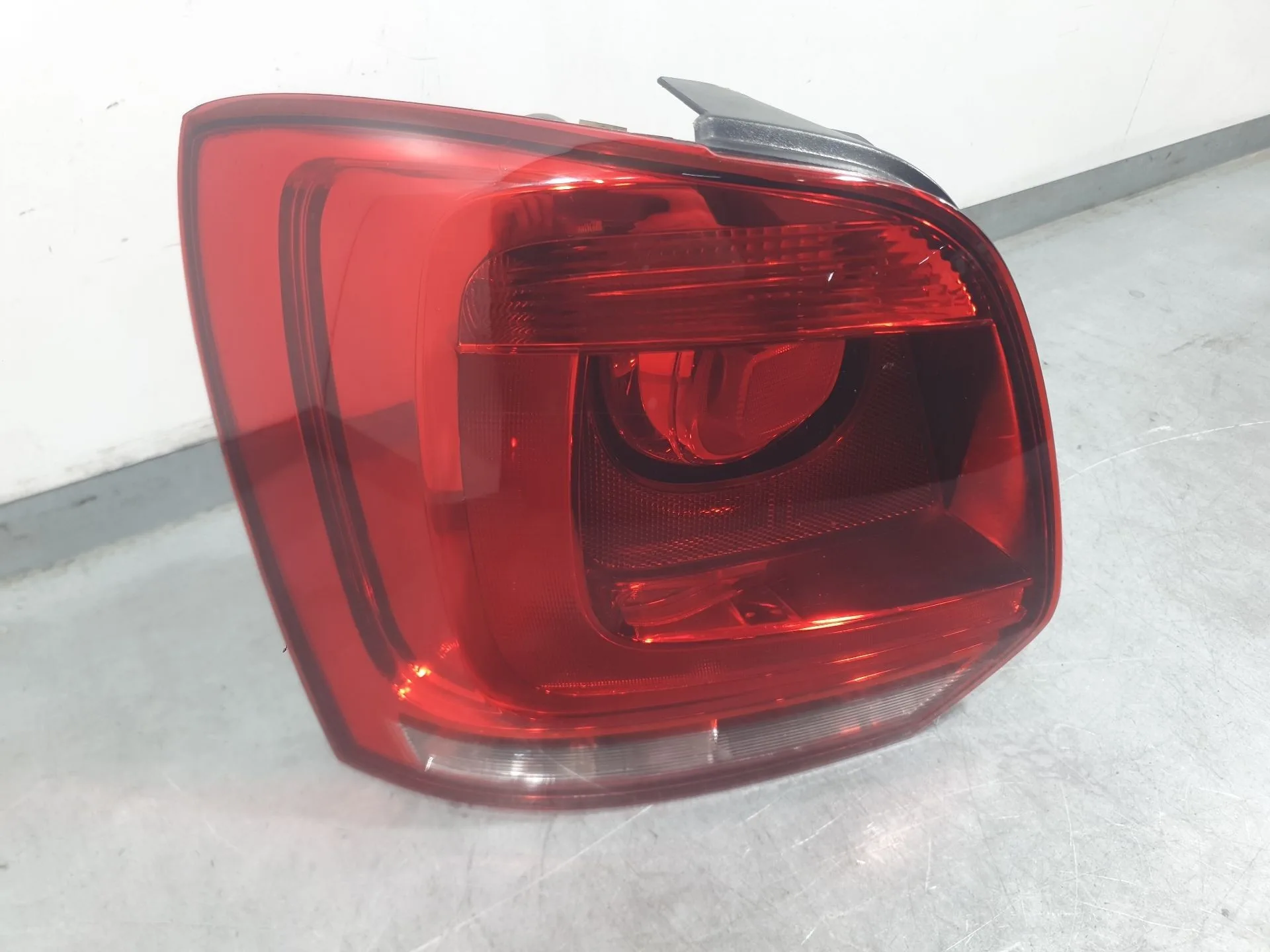 Piloto Trasero Izquierdo para Volkswagen Polo V (6R1, 6C1)