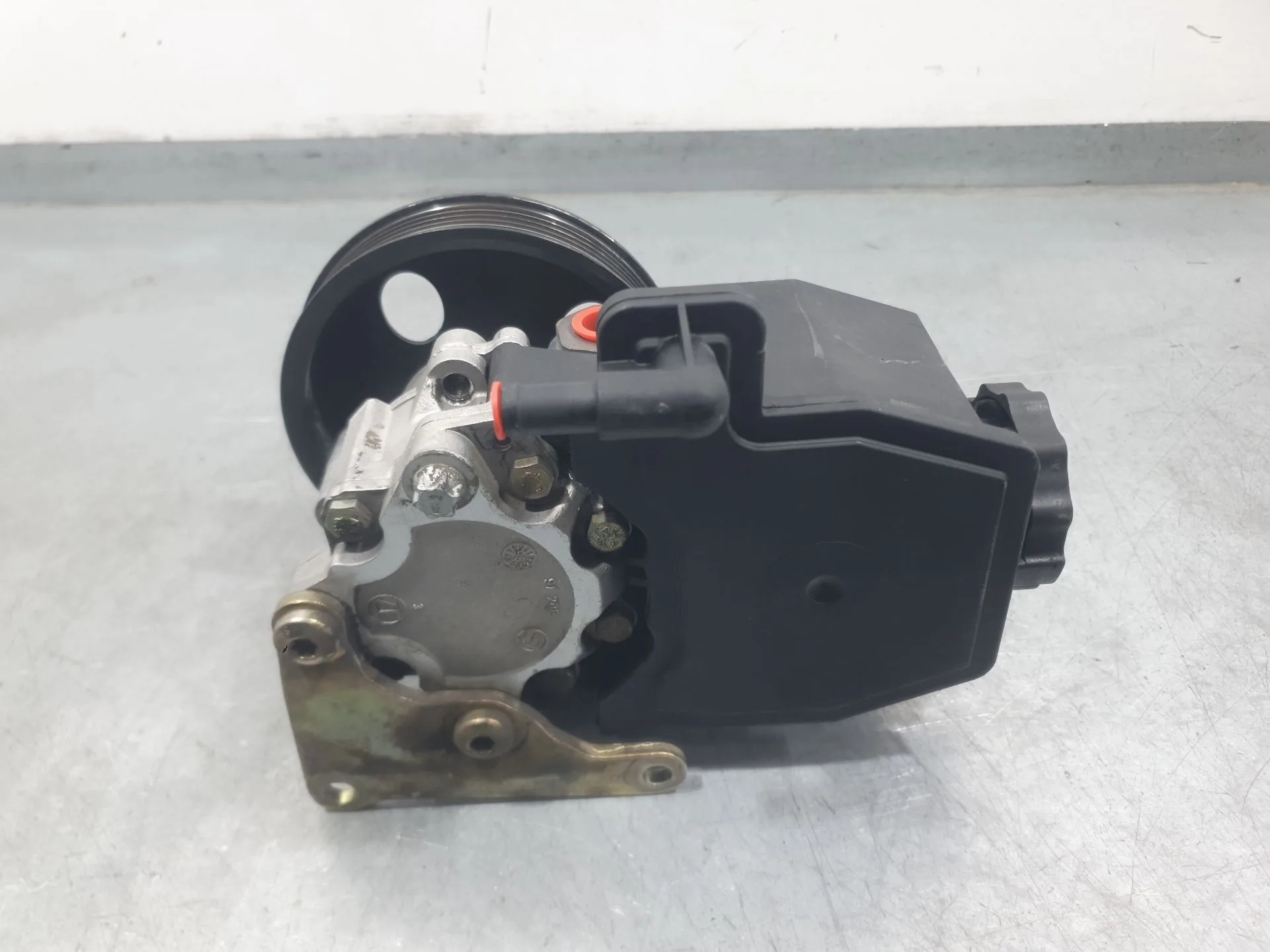 Bomba Direccion para Mercedes-Benz Clk (C208)