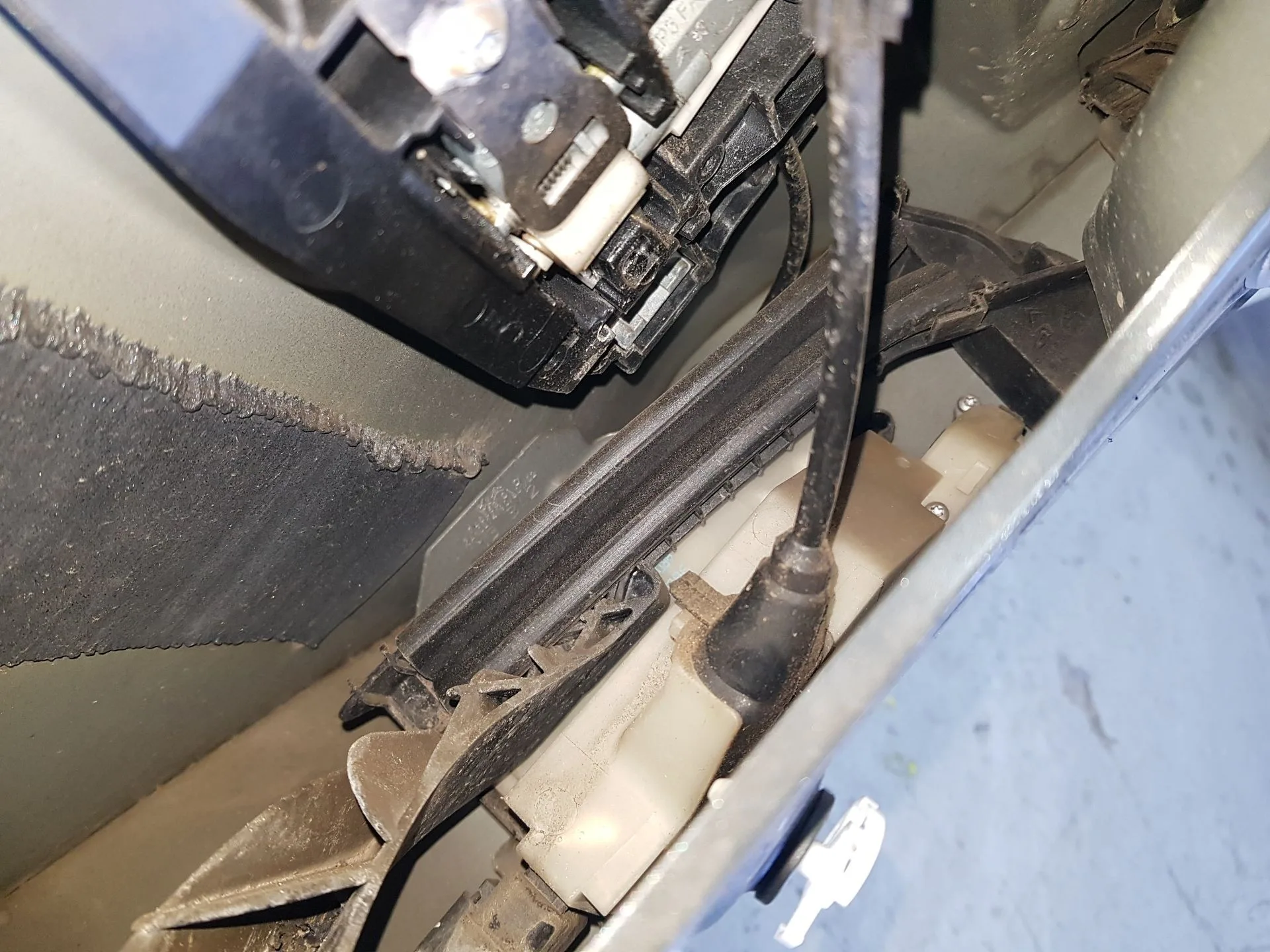 Cerradura Puerta Trasera Derecha para Peugeot 208 I (Ca_, Cc_)