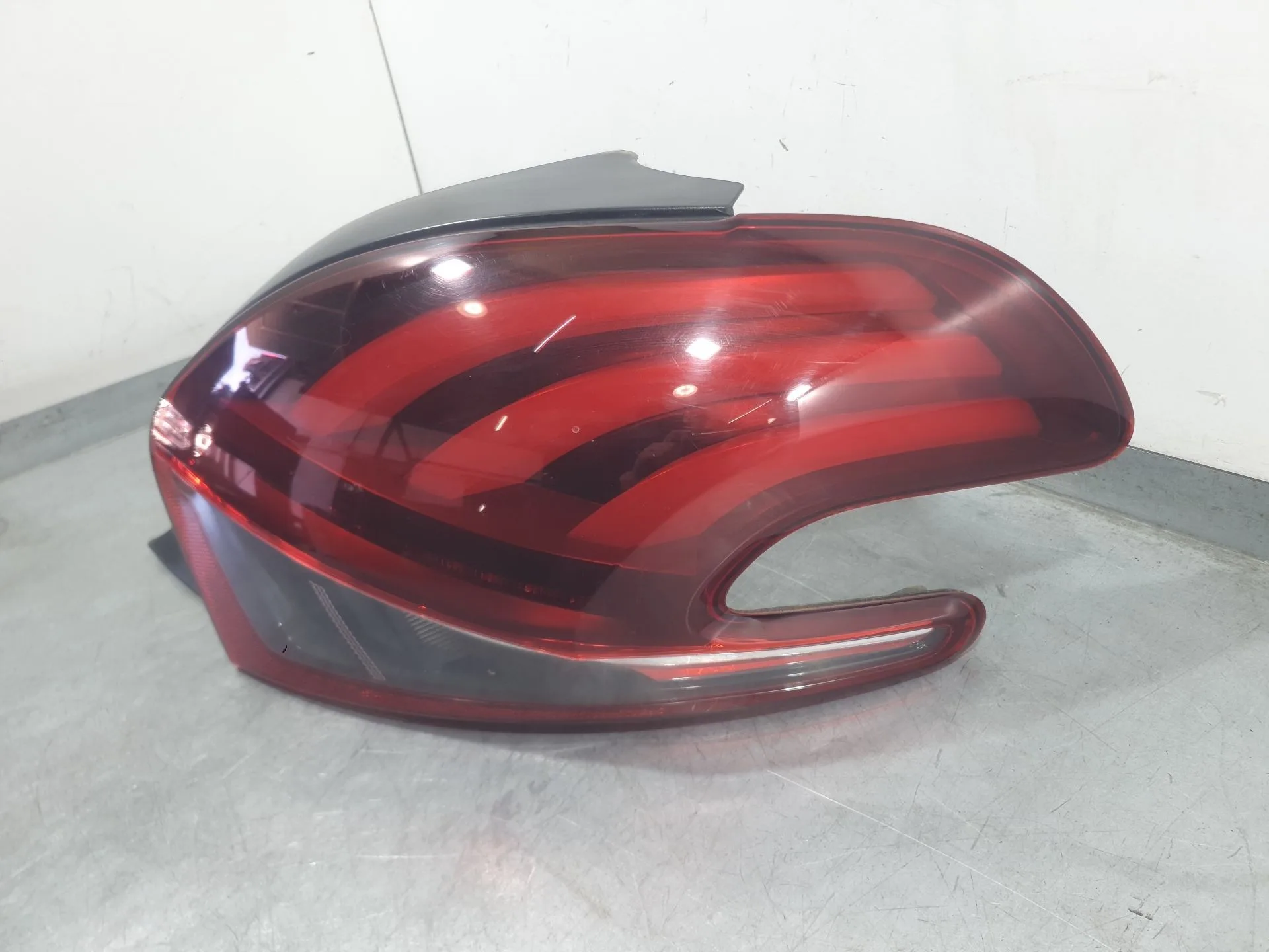 Piloto Trasero Derecho para Peugeot 208 I (Ca_, Cc_)