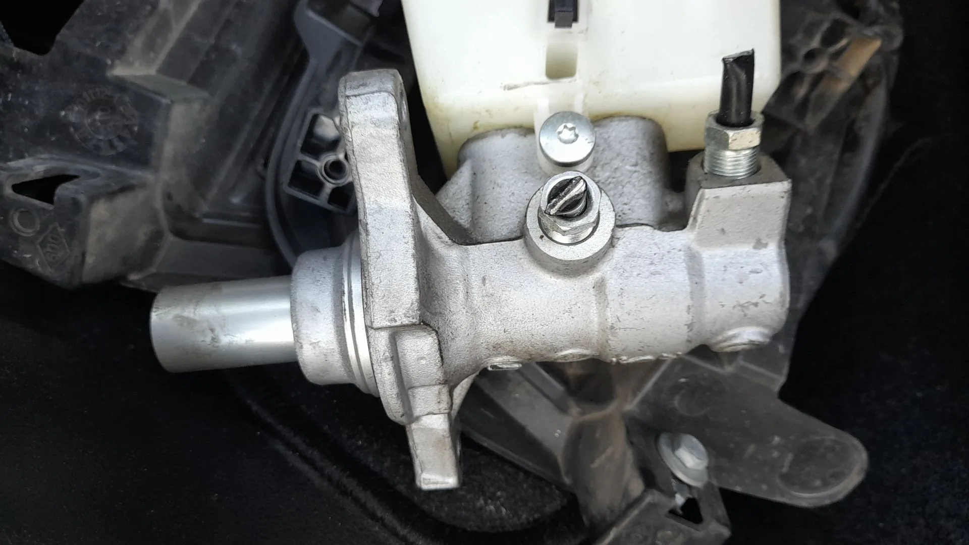 Bomba Freno para Nissan Micra V (K14)