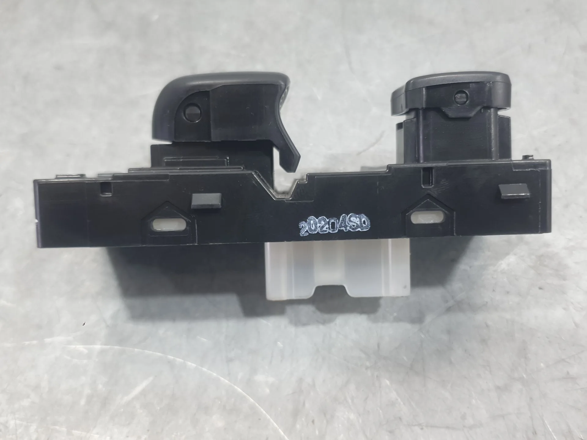 Mando Elevalunas Delantero Derecho para Nissan Micra V (K14)