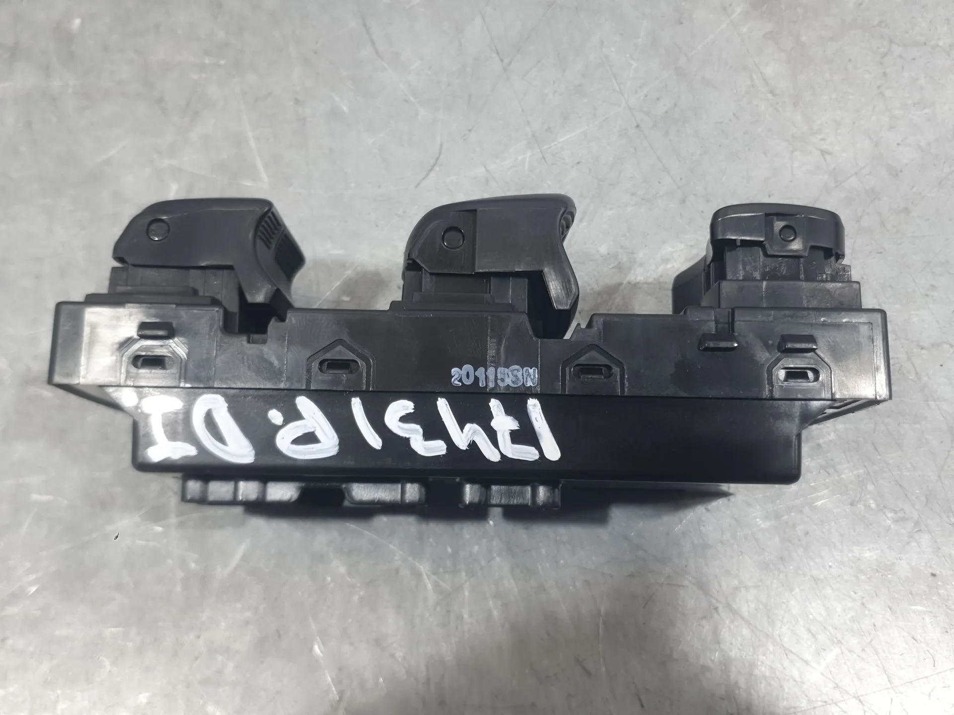 Mando Elevalunas Delantero Izquierdo para Nissan Micra V (K14)