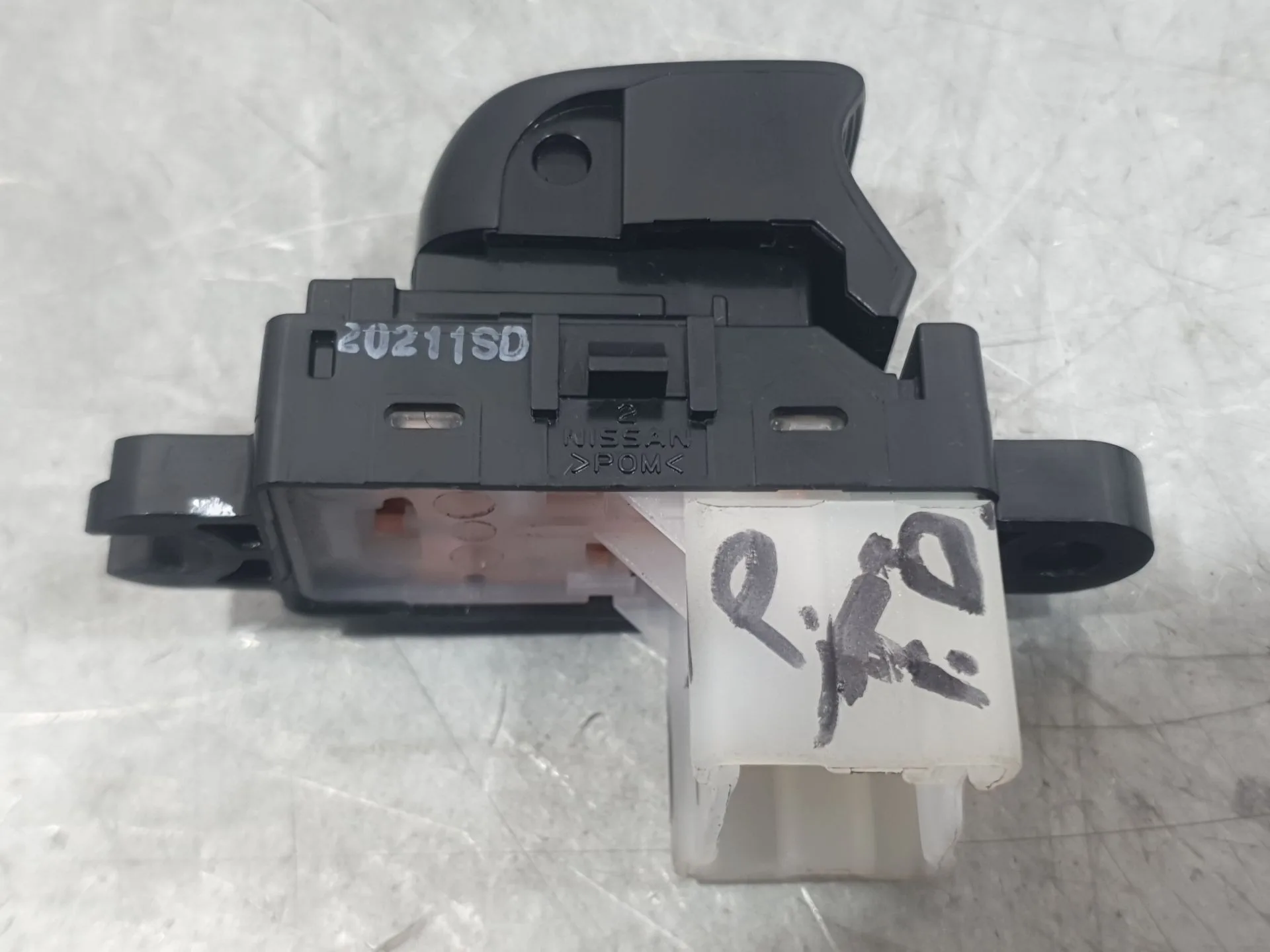 Mando Elevalunas Trasero Derecho para Nissan Micra V (K14)