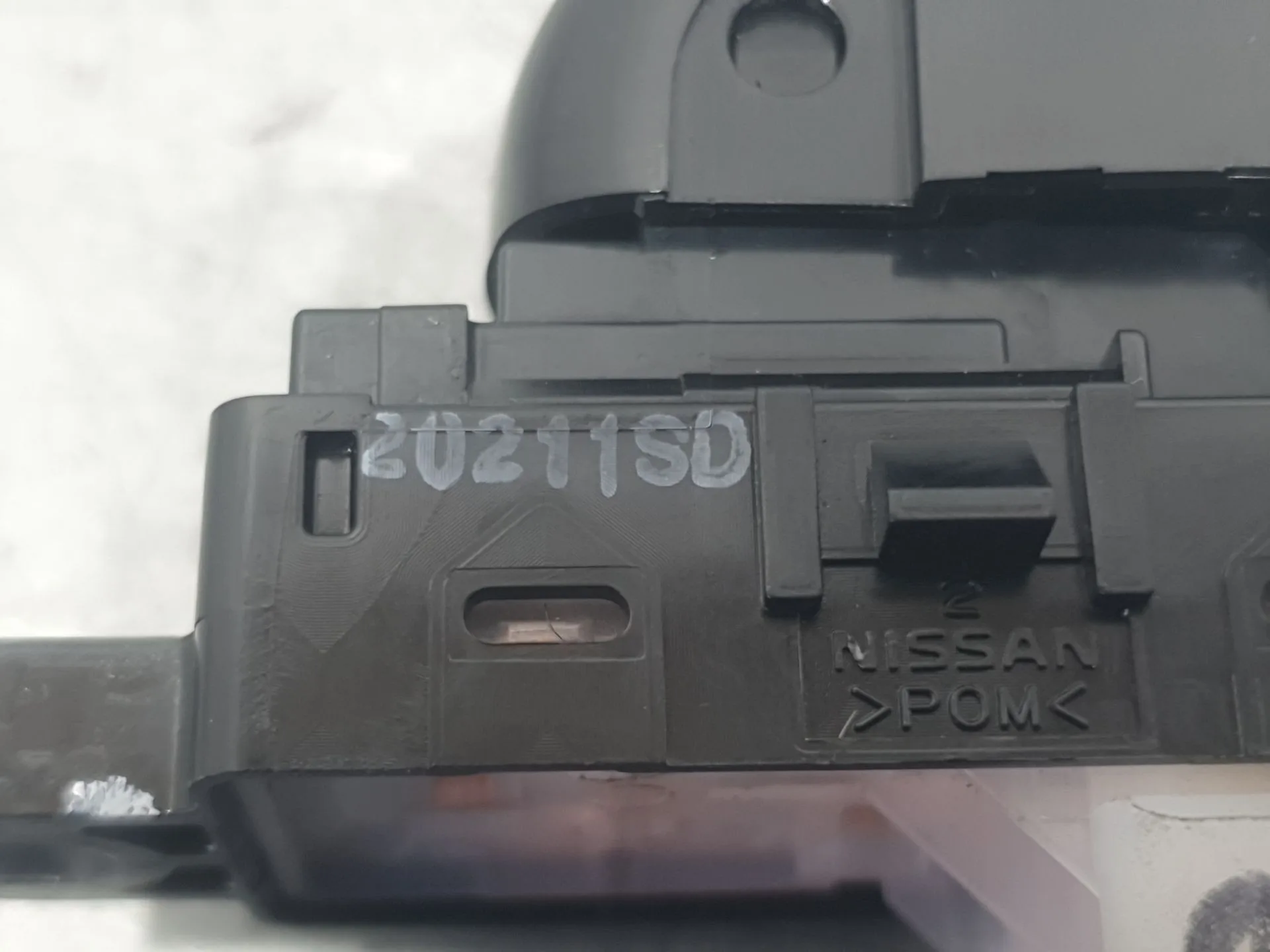 Mando Elevalunas Trasero Derecho para Nissan Micra V (K14)