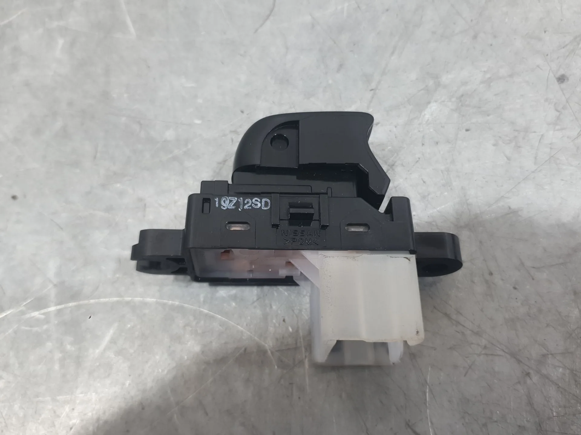 Mando Elevalunas Trasero Izquierdo para Nissan Micra V (K14)