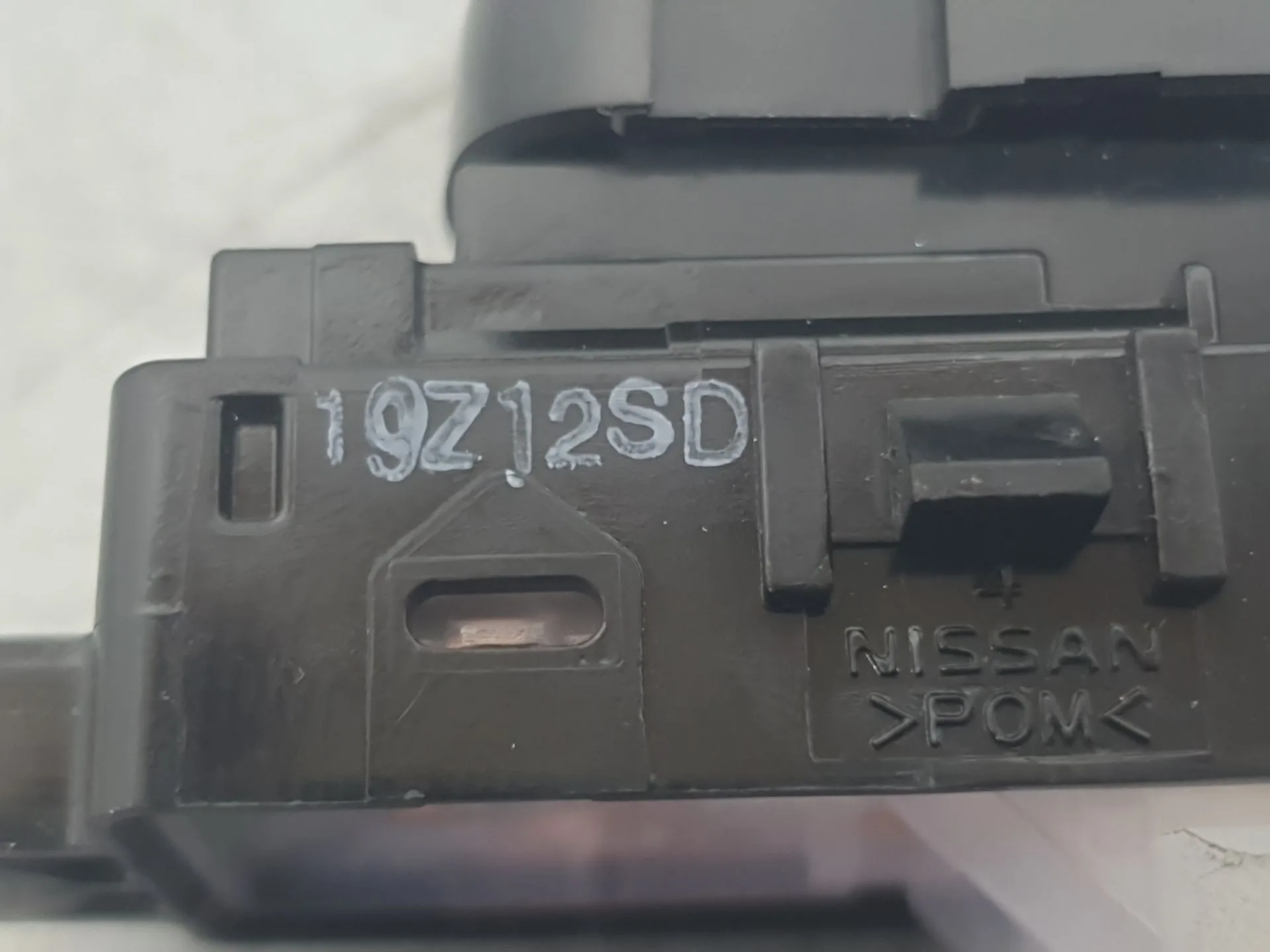Mando Elevalunas Trasero Izquierdo para Nissan Micra V (K14)